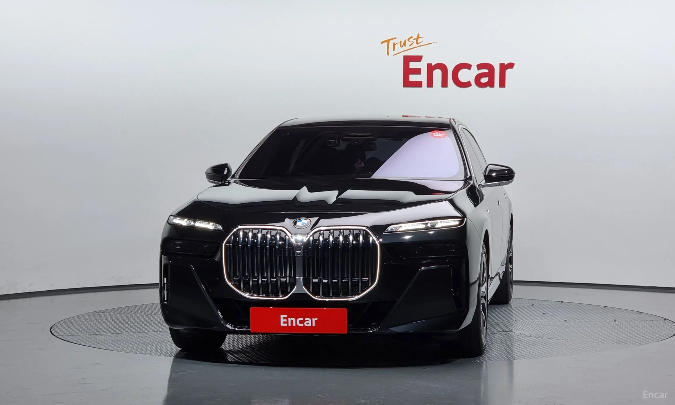 BMW 7 Series (G70) превью 2