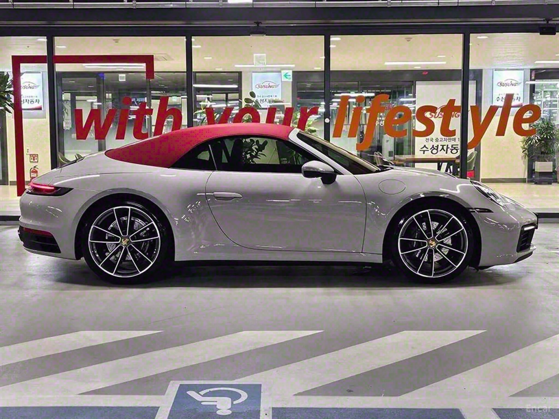 Porsche 911 (992) превью 4