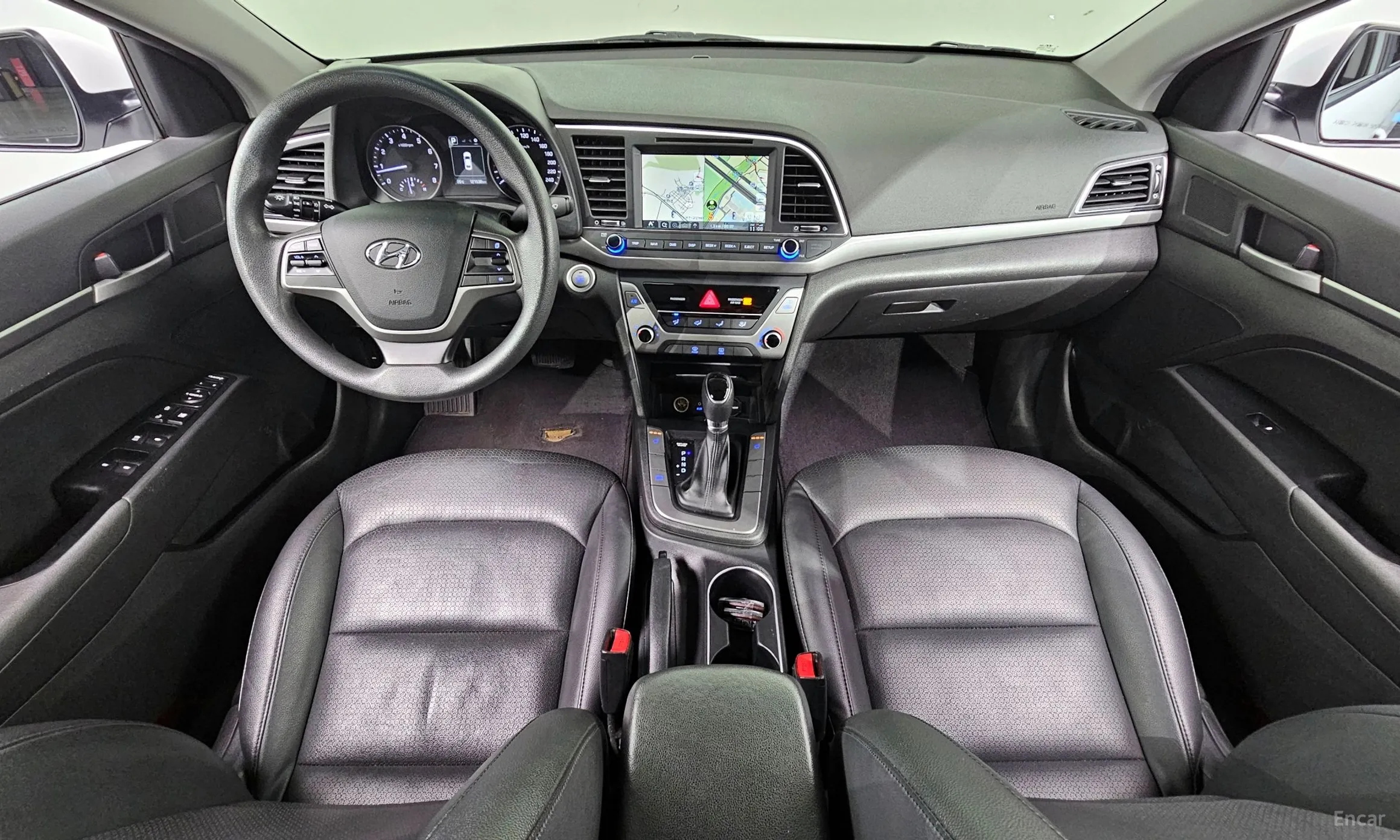 Hyundai Avante AD превью 4