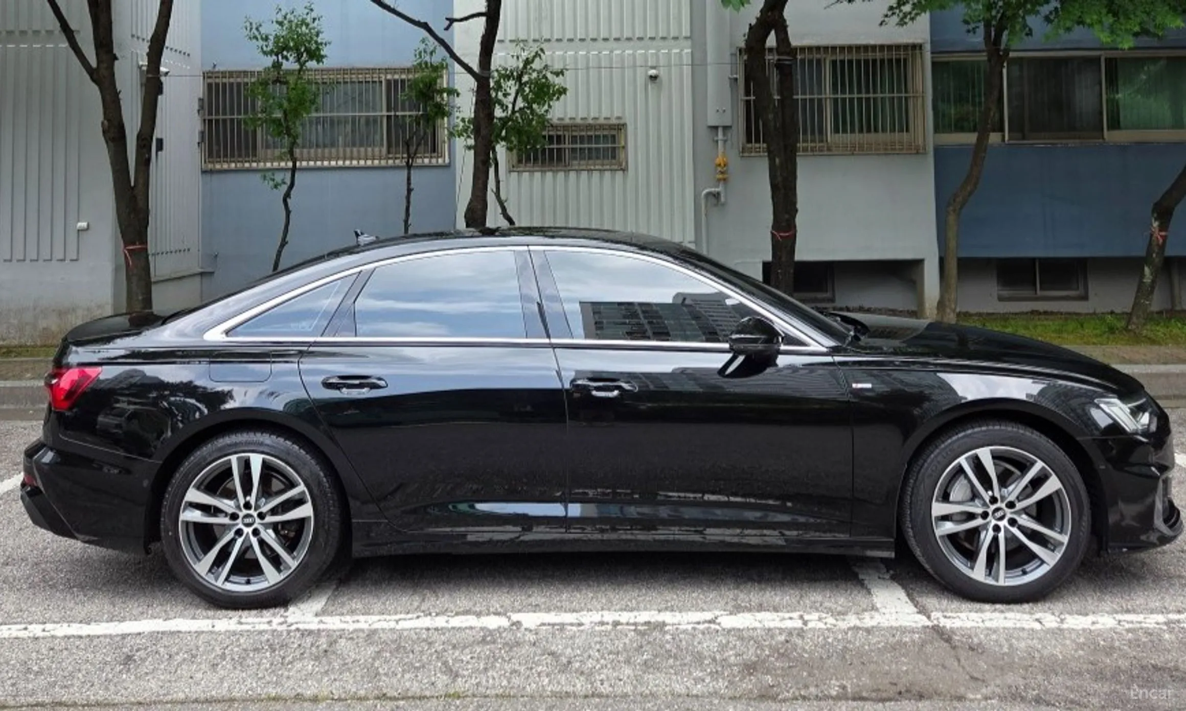 Audi A6 (C8)