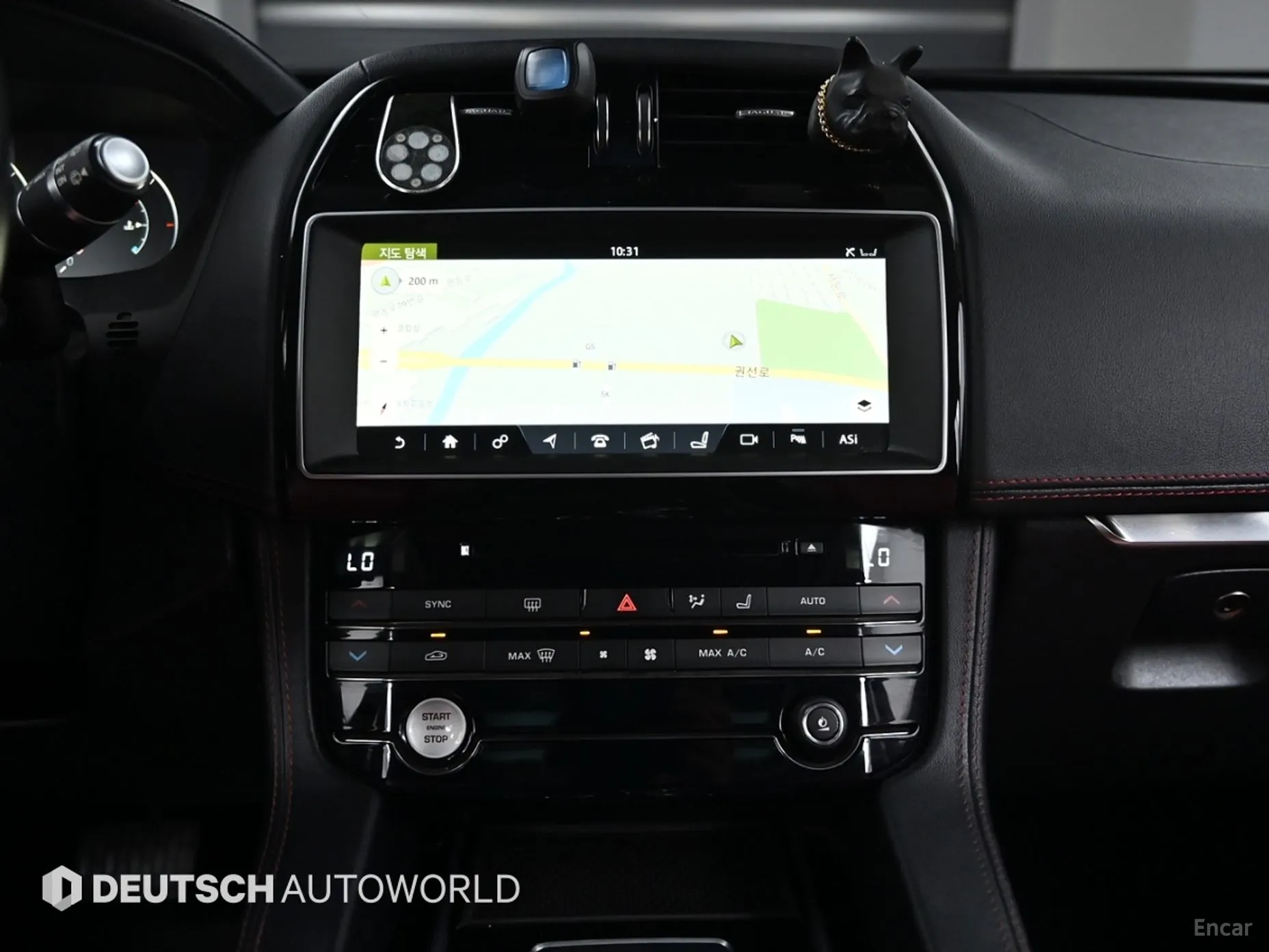 Jaguar F-PACE превью 14