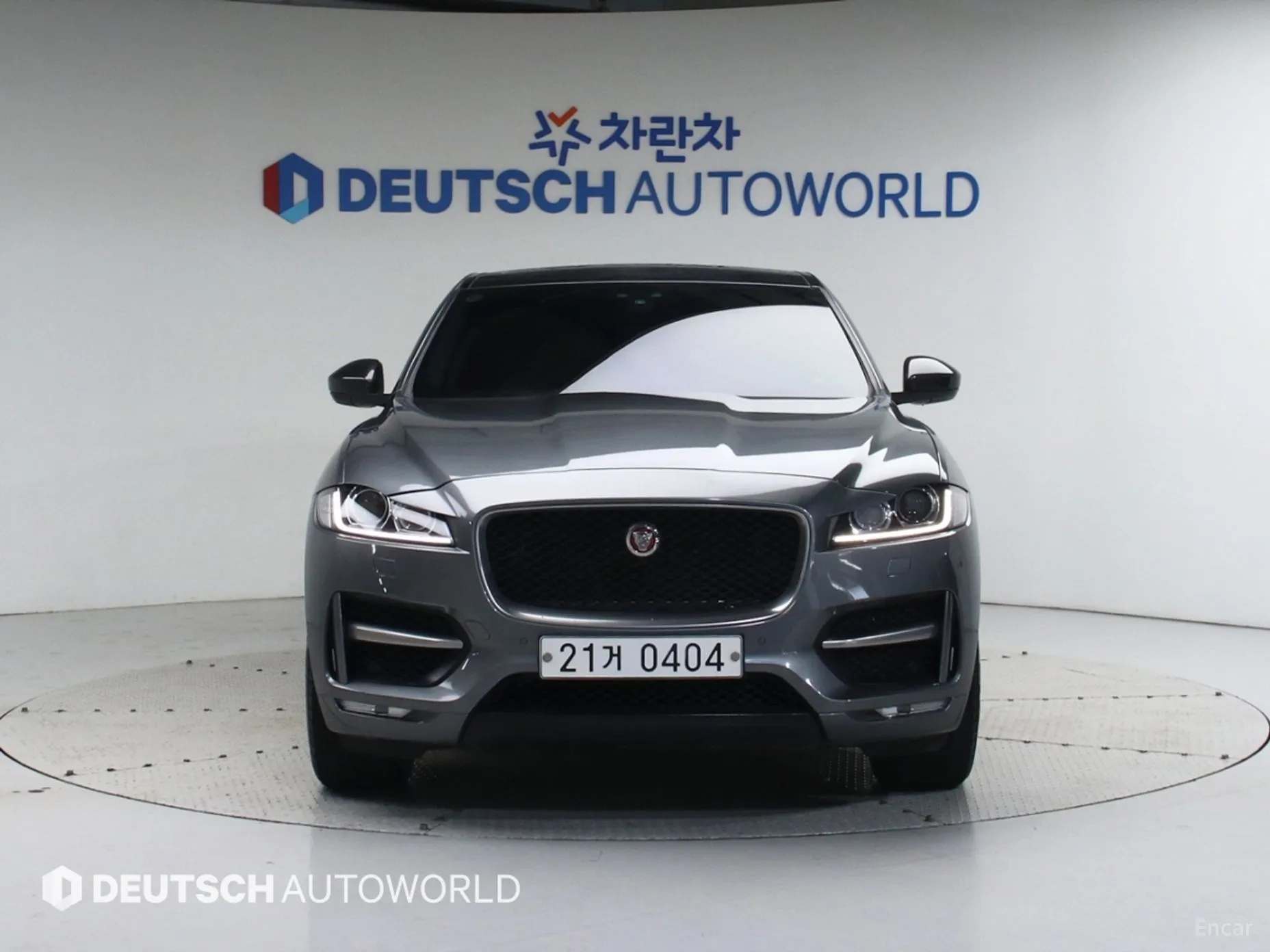 Jaguar F-PACE превью 3
