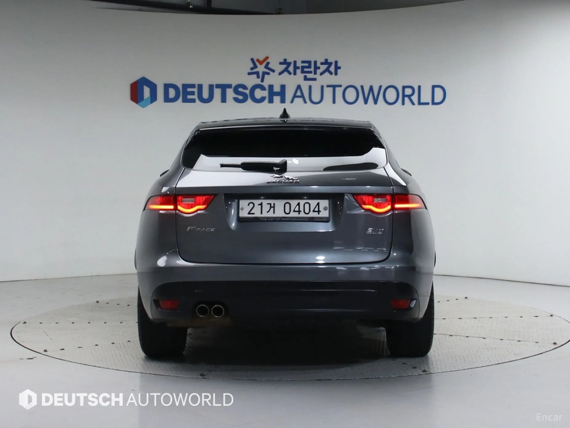 Jaguar F-PACE превью 4