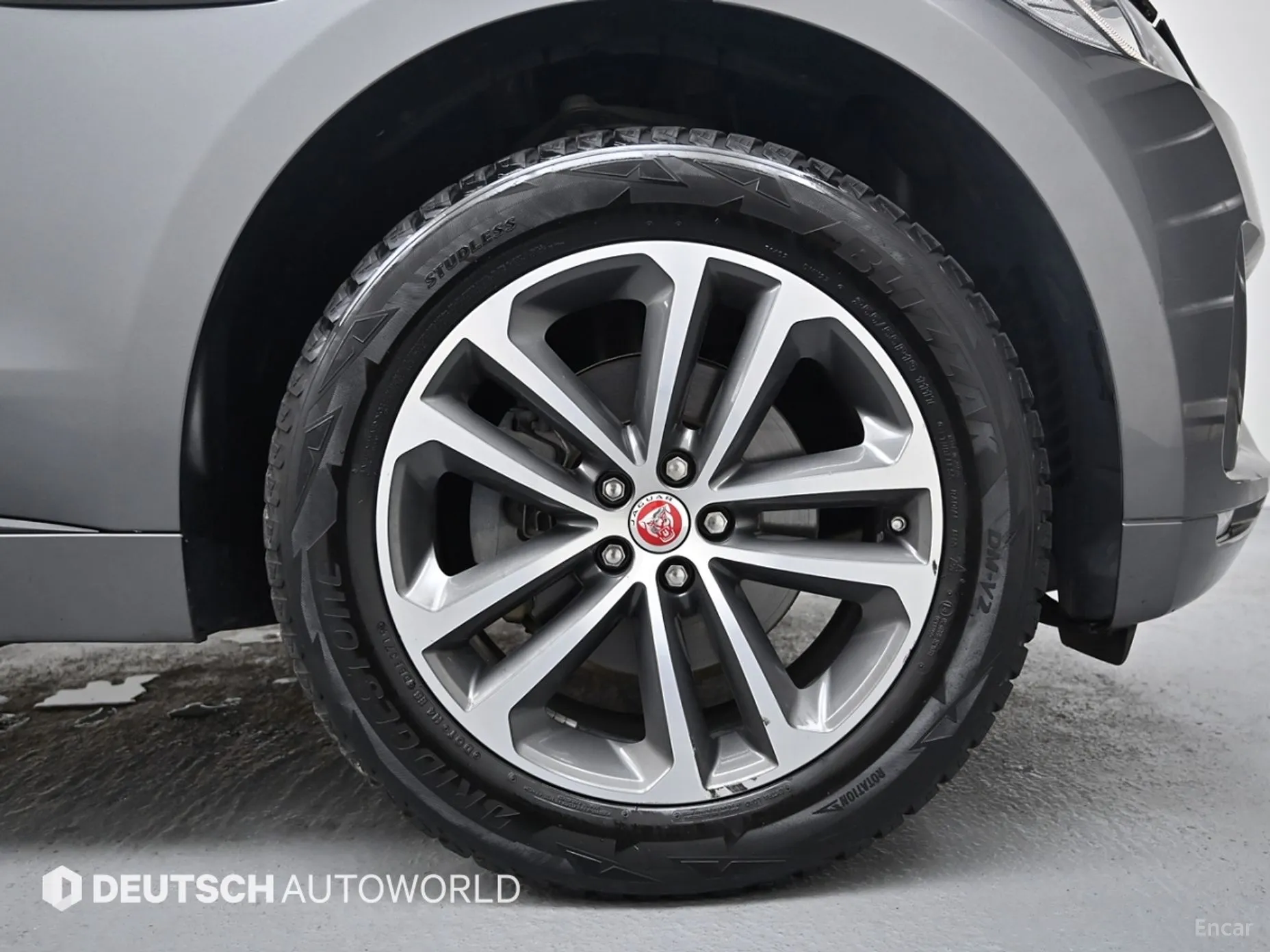 Jaguar F-PACE превью 5