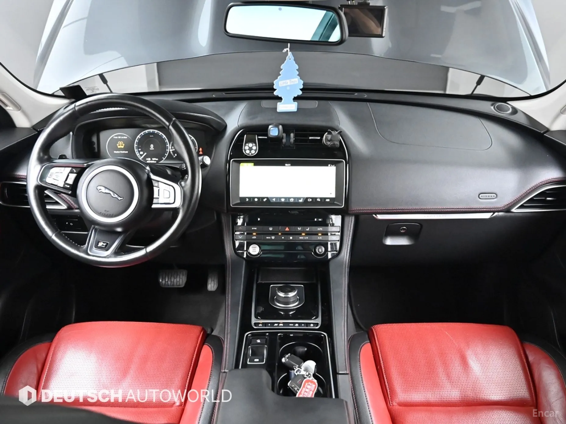 Jaguar F-PACE превью 7
