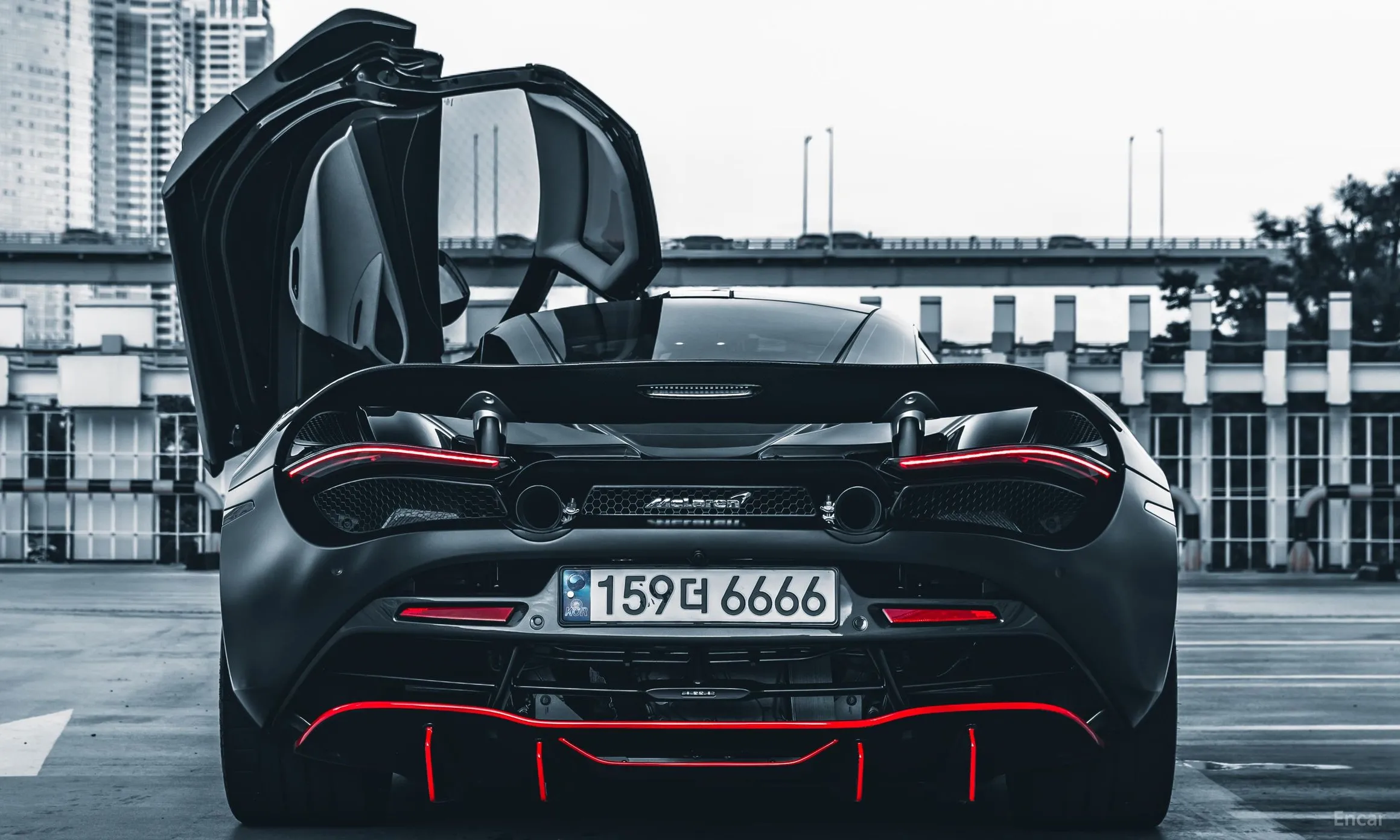 McLaren 720S превью 11