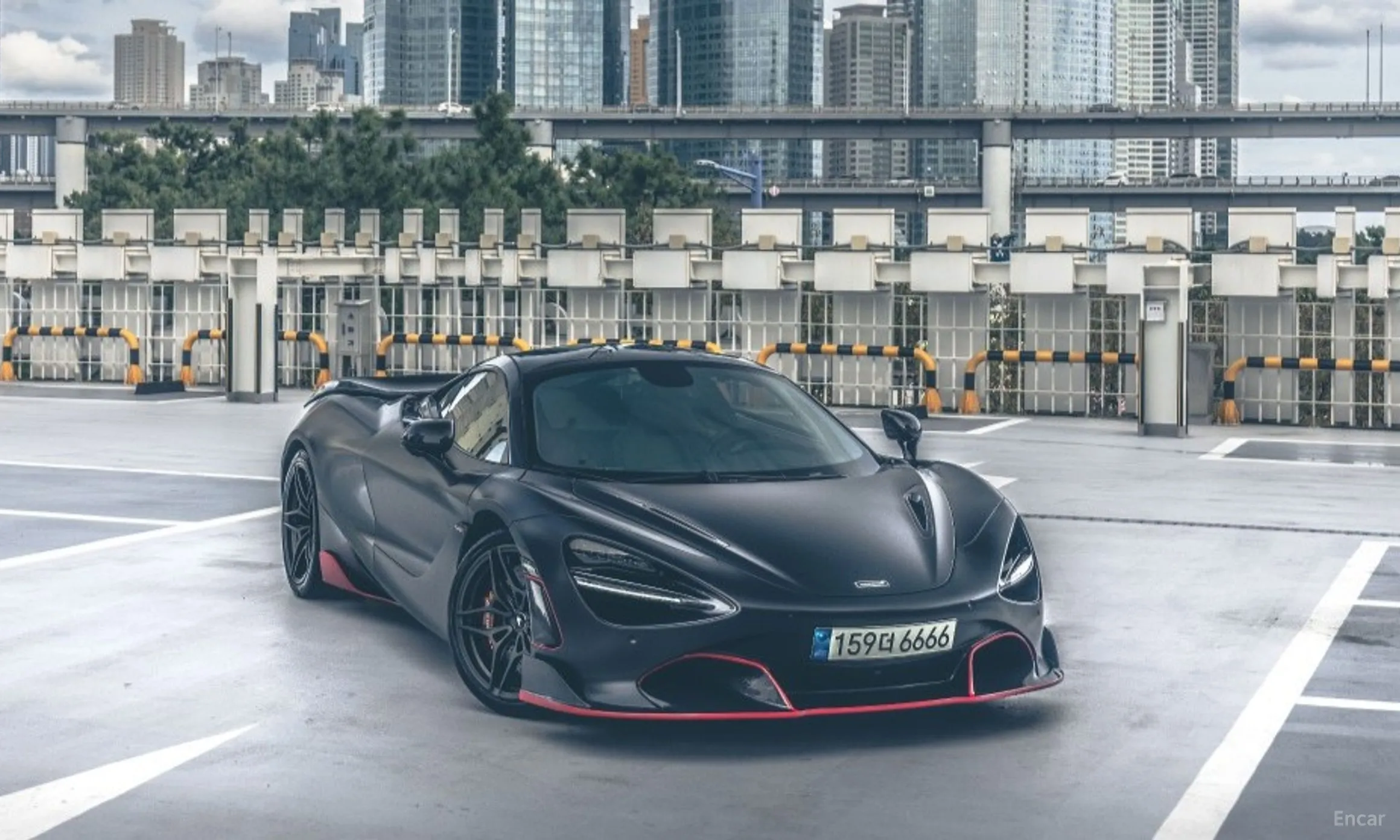 McLaren 720S превью 15