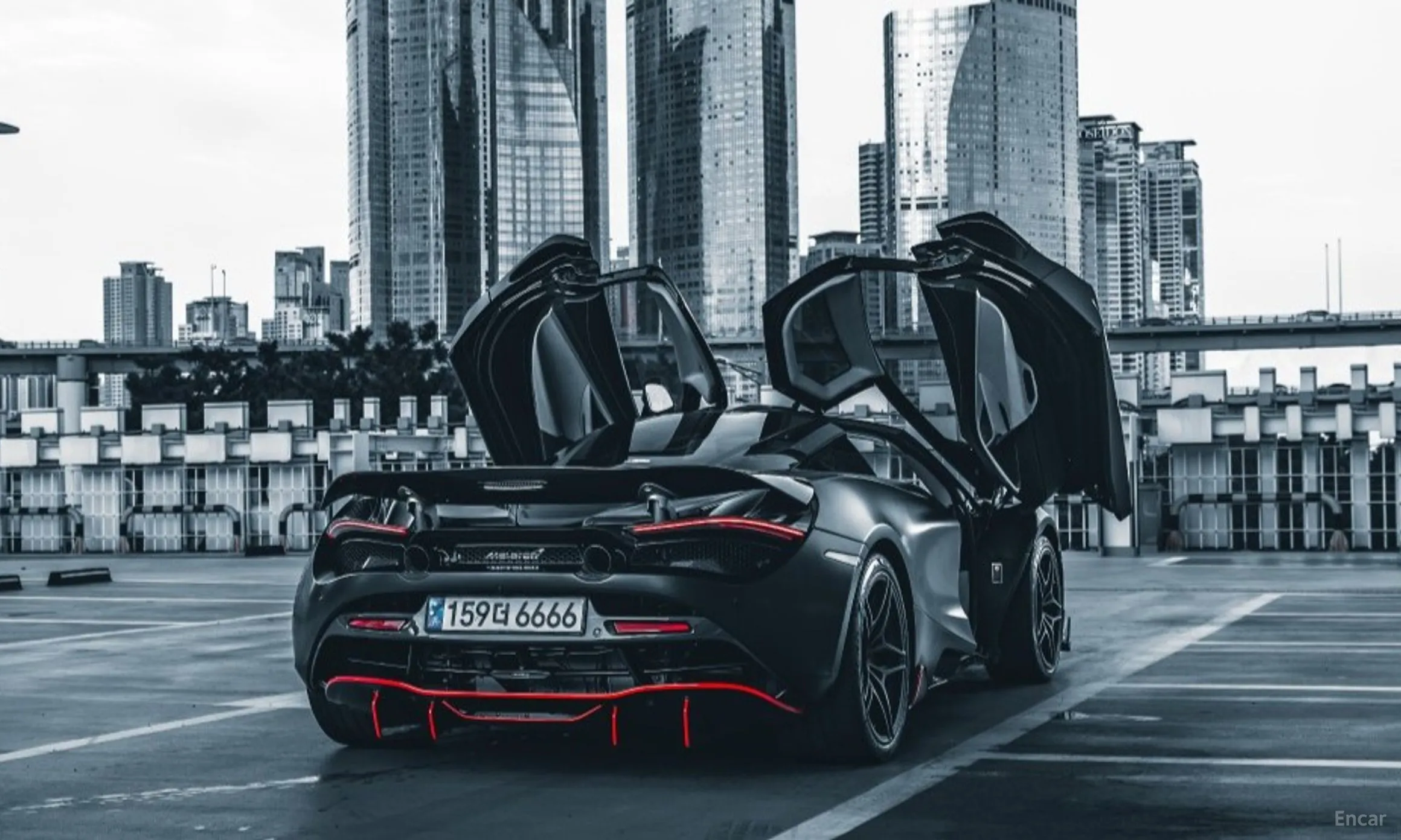 McLaren 720S превью 8