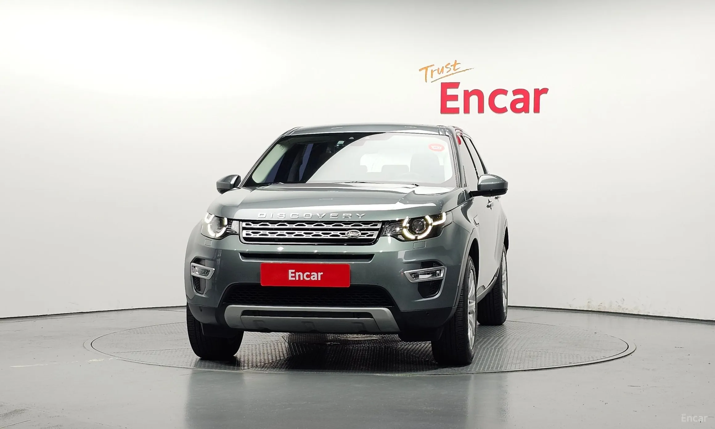 Land Rover Discovery Sports превью 2