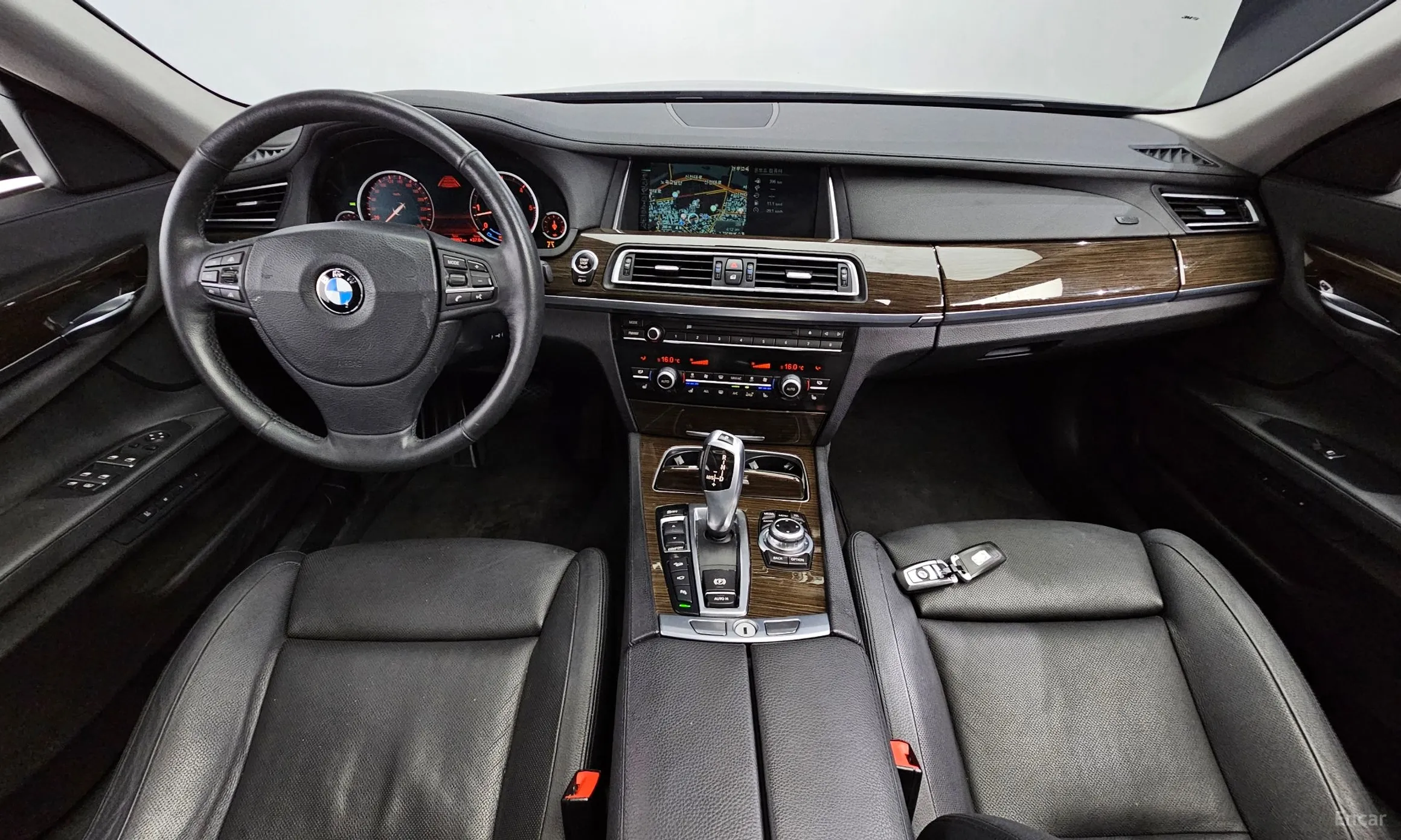 BMW 7 Series (F01) превью 4