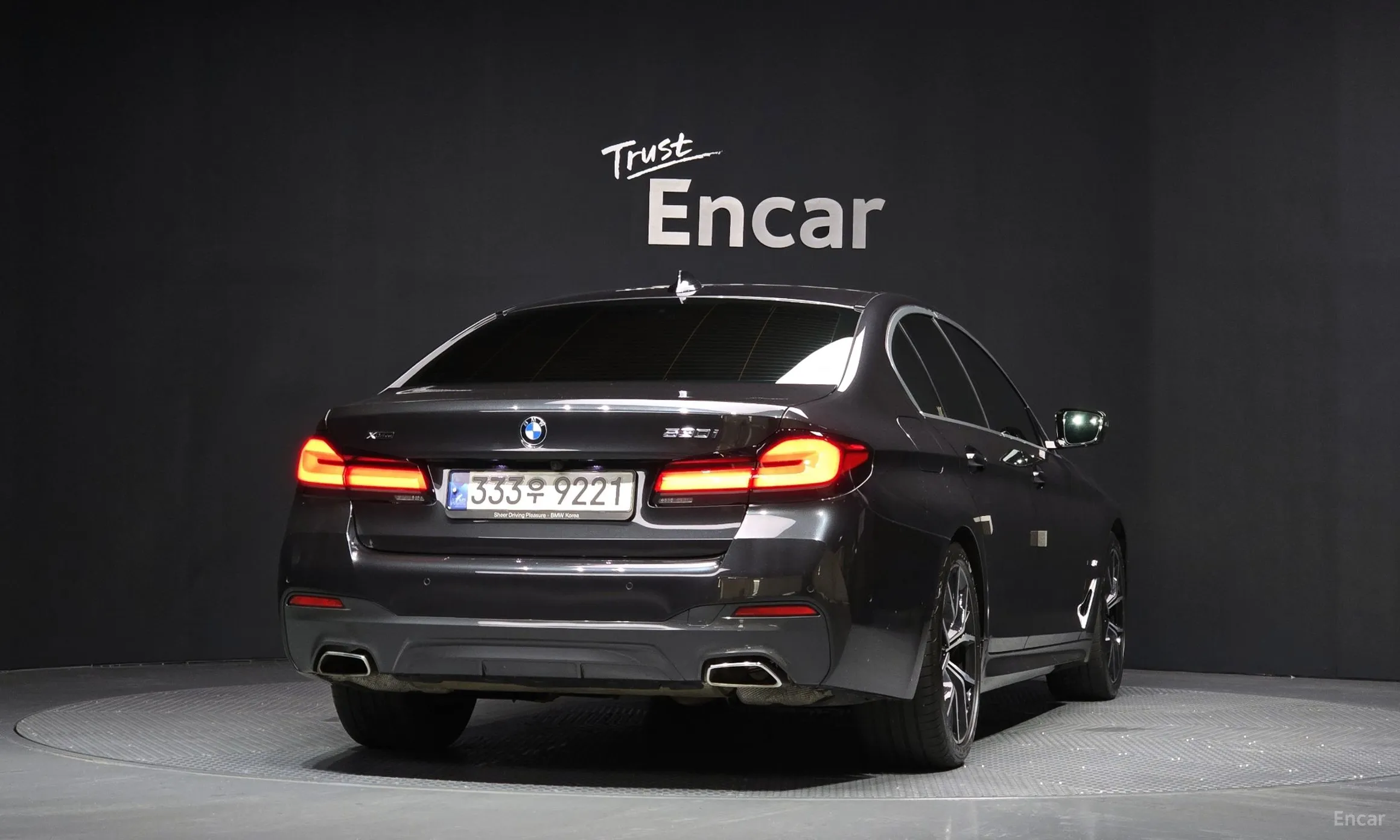 BMW 5 Series (G30) превью 3