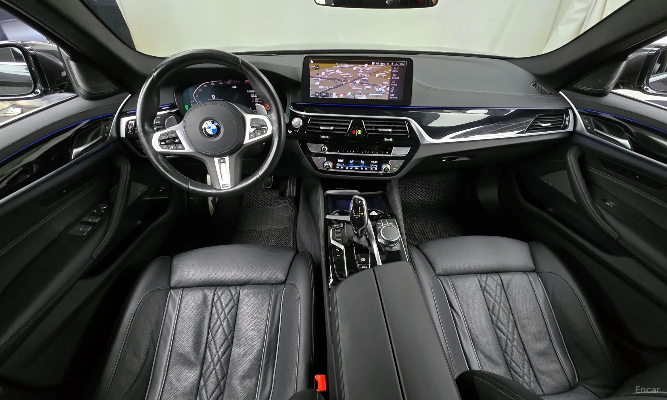 BMW 5 Series (G30) превью 4