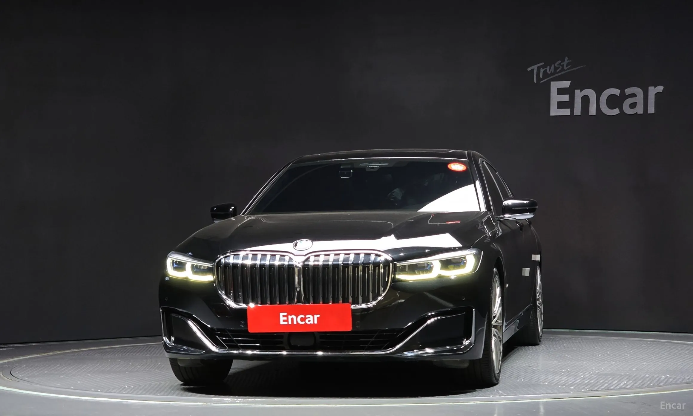 BMW 7 Series (G11) превью 2