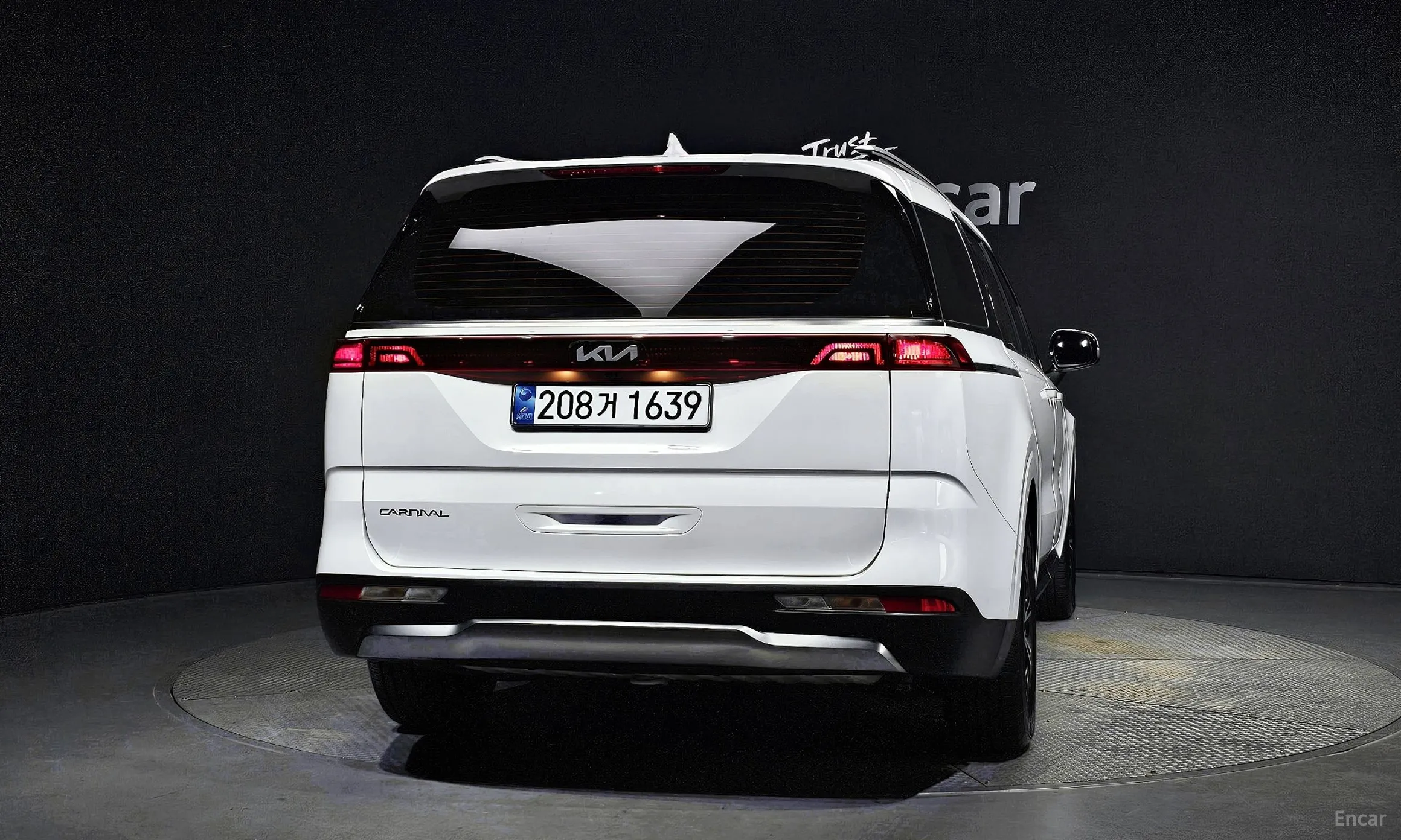 Kia Carnival Gen 4 превью 3