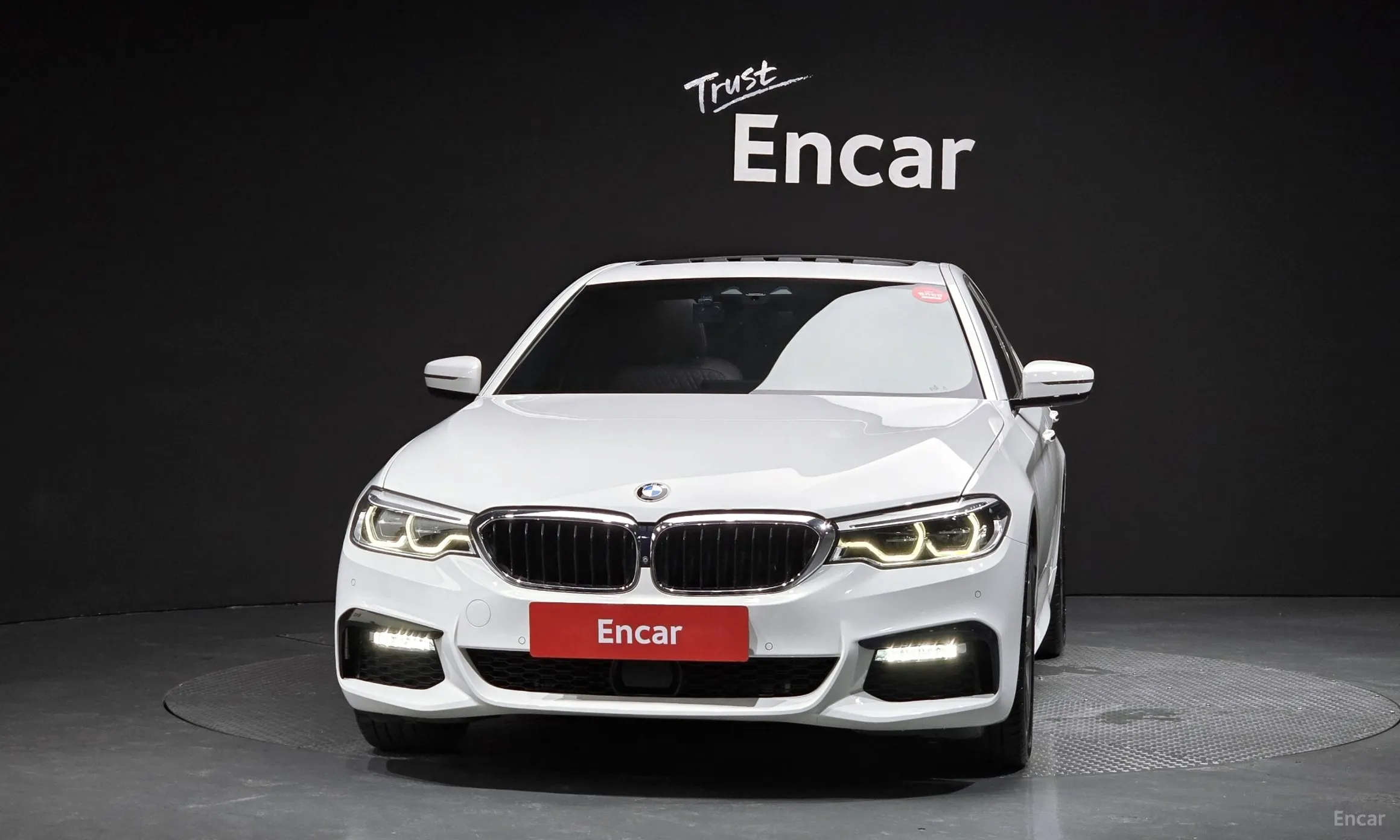 BMW 5 Series (G30) превью 2