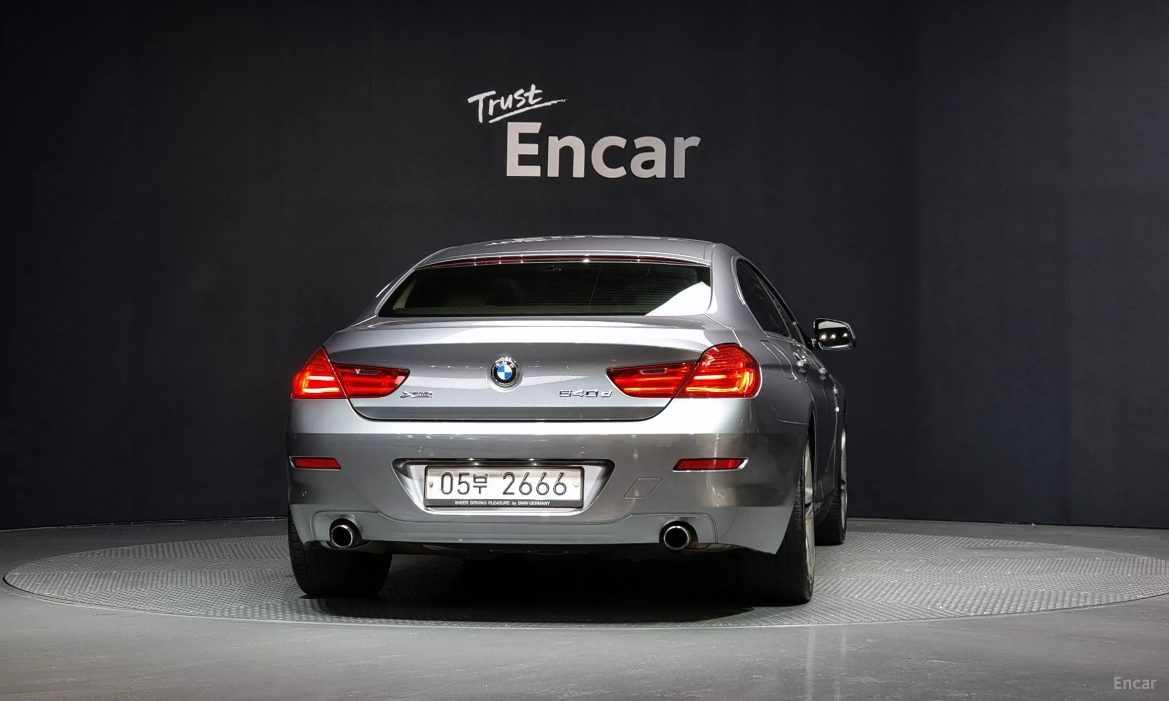 BMW 6 Series (F12) превью 3