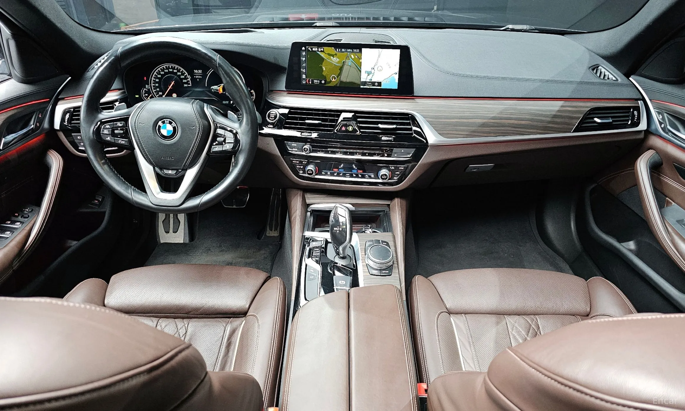 BMW 5 Series (G30) превью 4