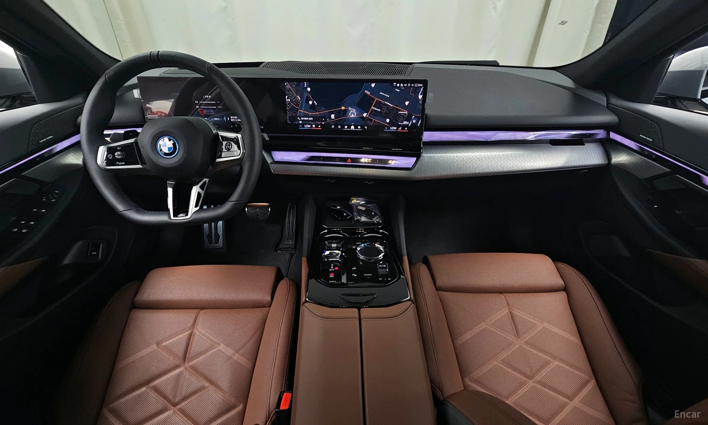 BMW 5 Series (G60) превью 4