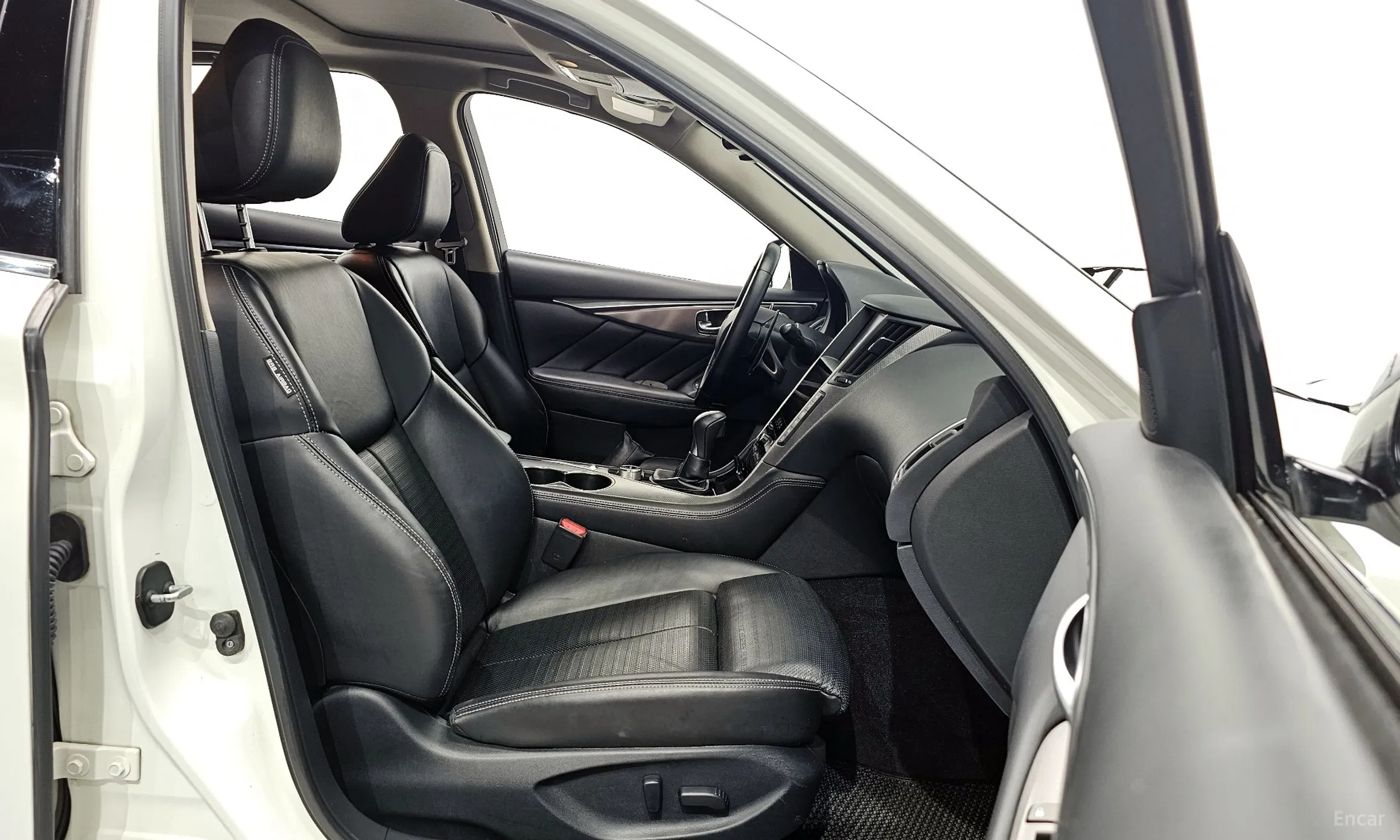 Infiniti Q50 превью 10