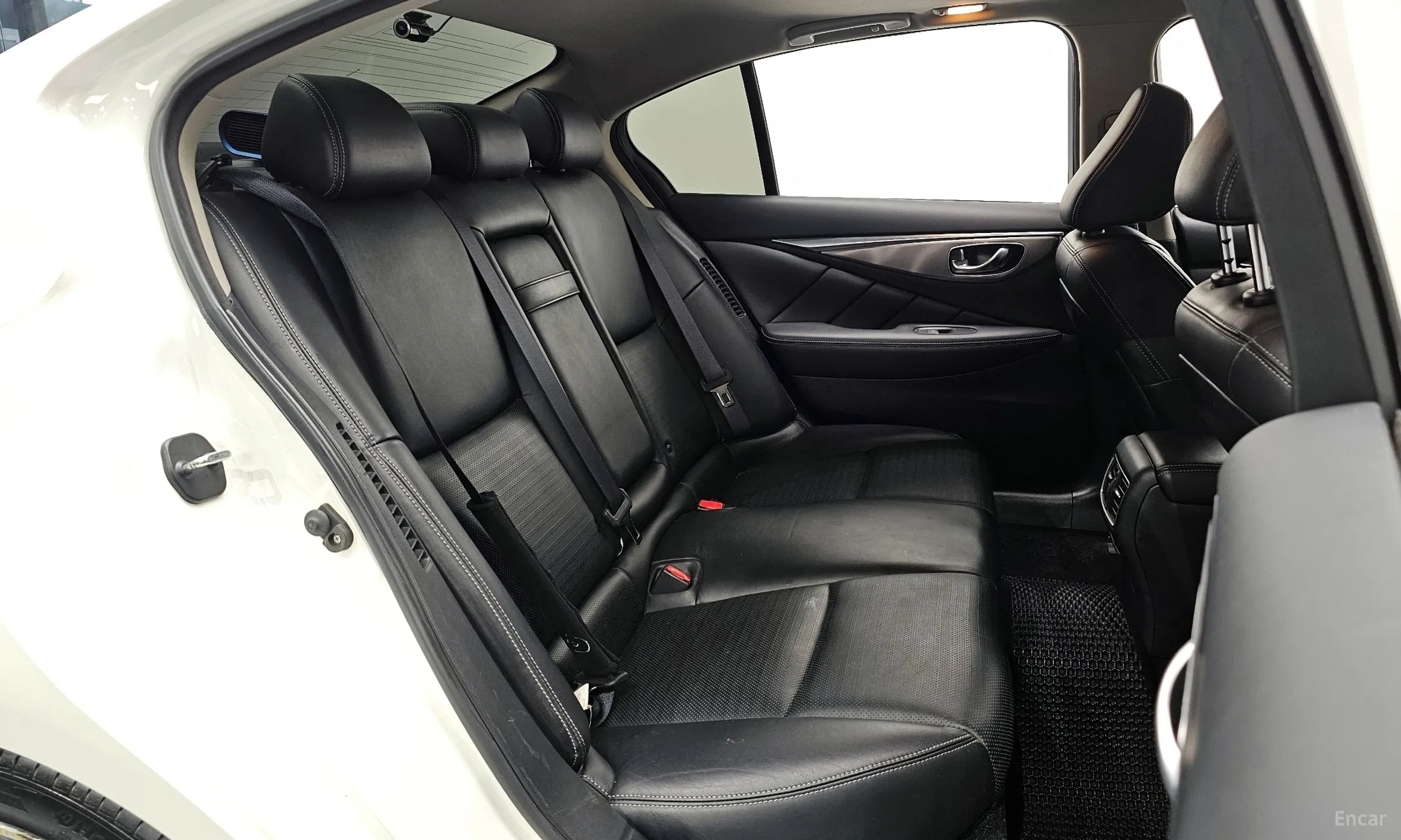 Infiniti Q50 превью 11