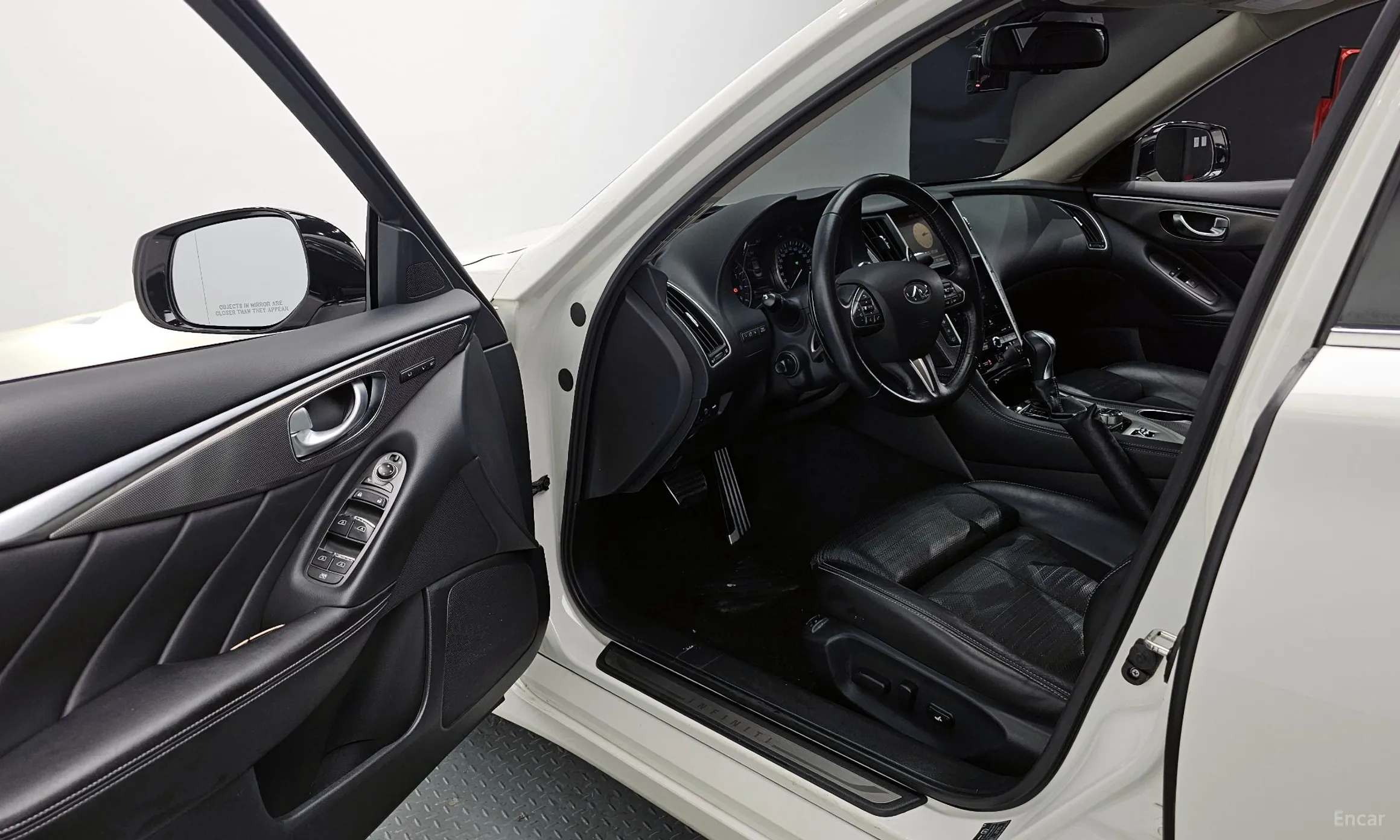 Infiniti Q50 превью 12