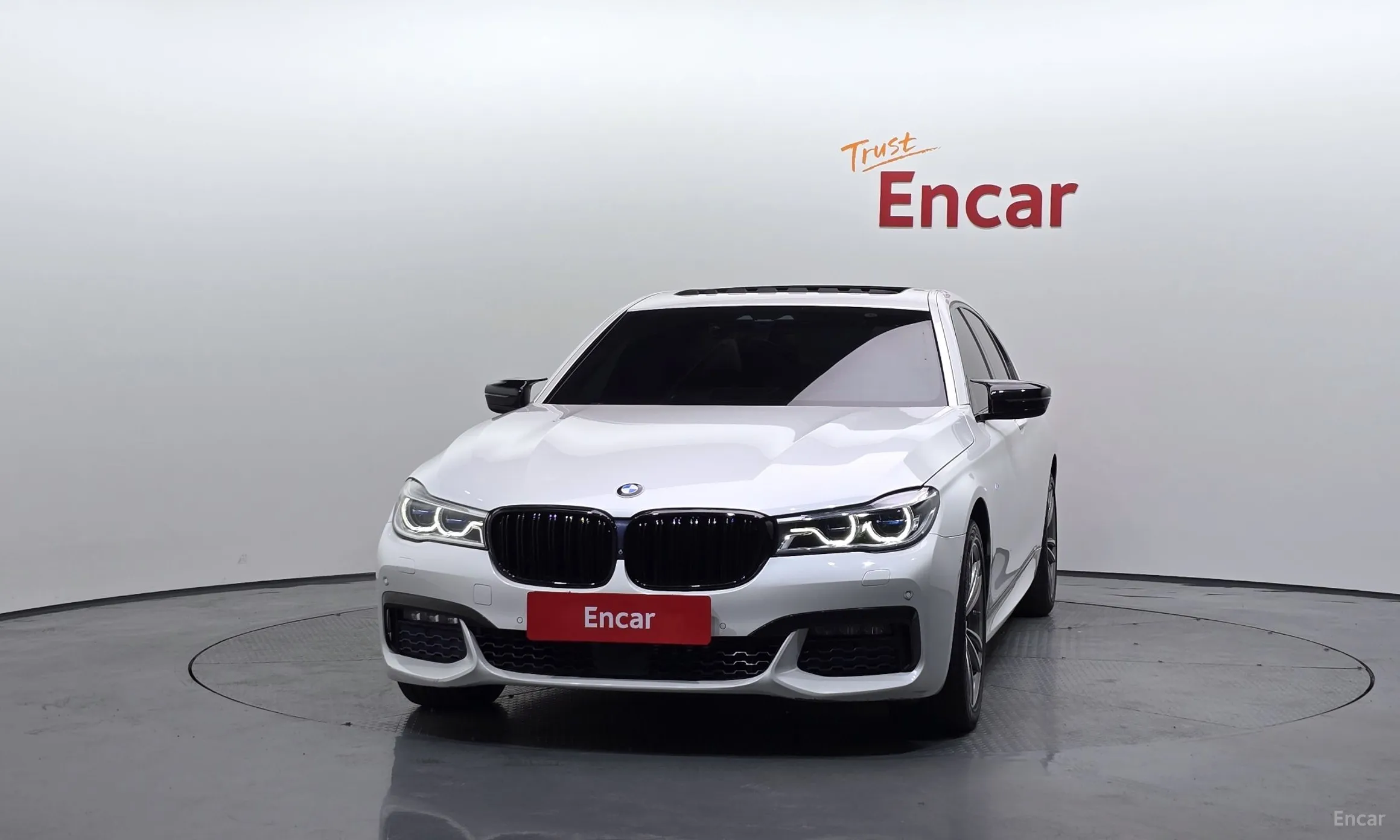 BMW 7 Series (G11) превью 2