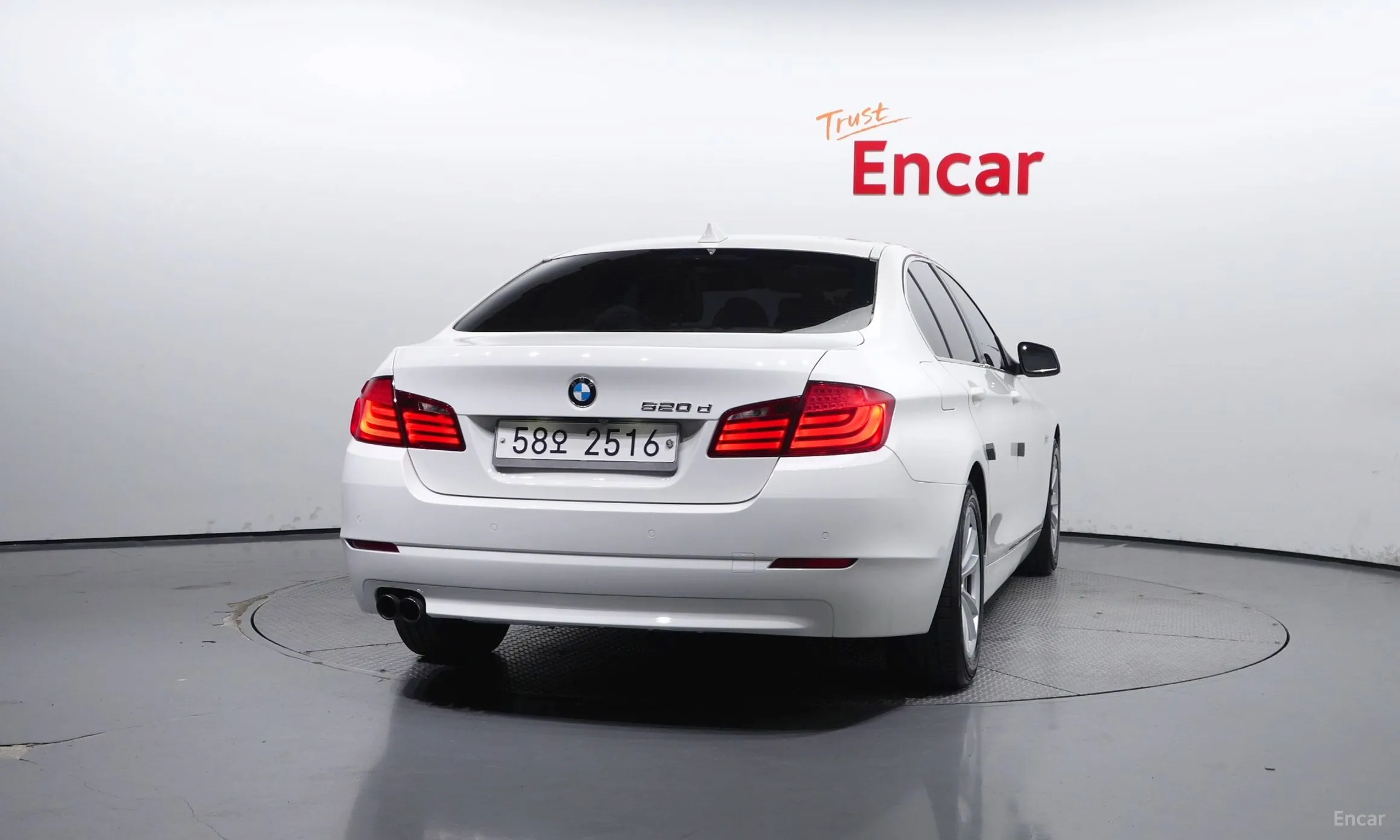 BMW 5 Series (F10) превью 3