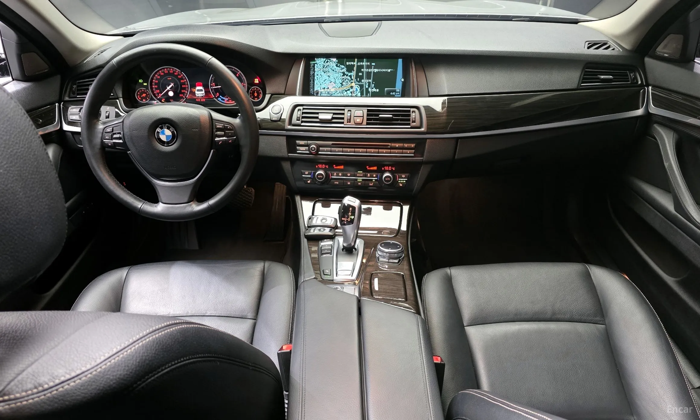 BMW 5 Series (F10) превью 4