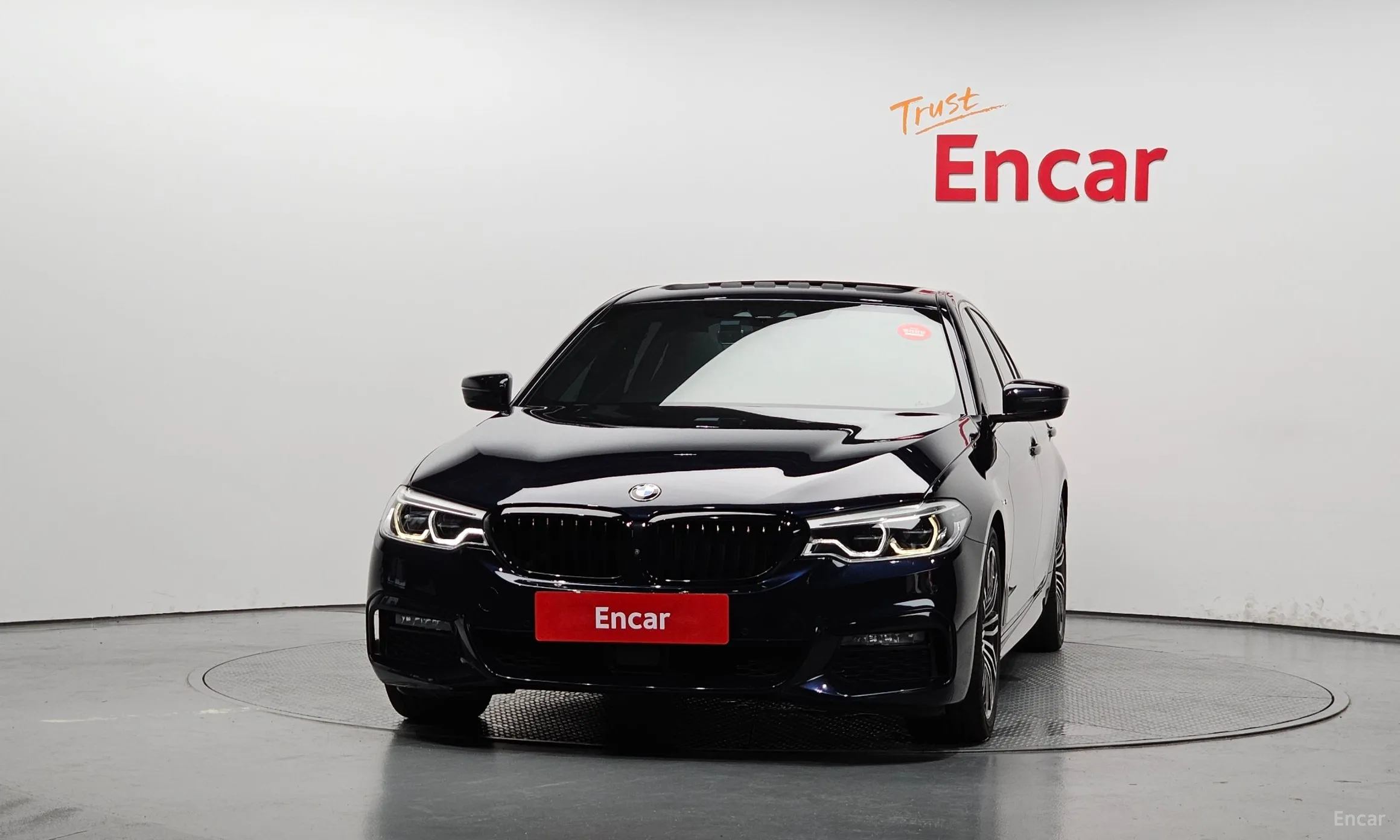 BMW 5 Series (G30) превью 2