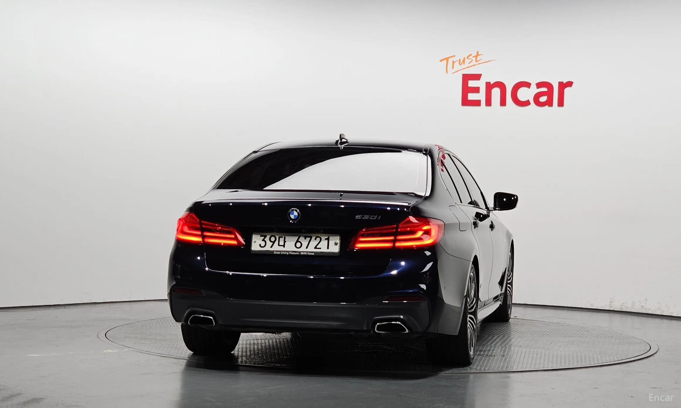 BMW 5 Series (G30) превью 3