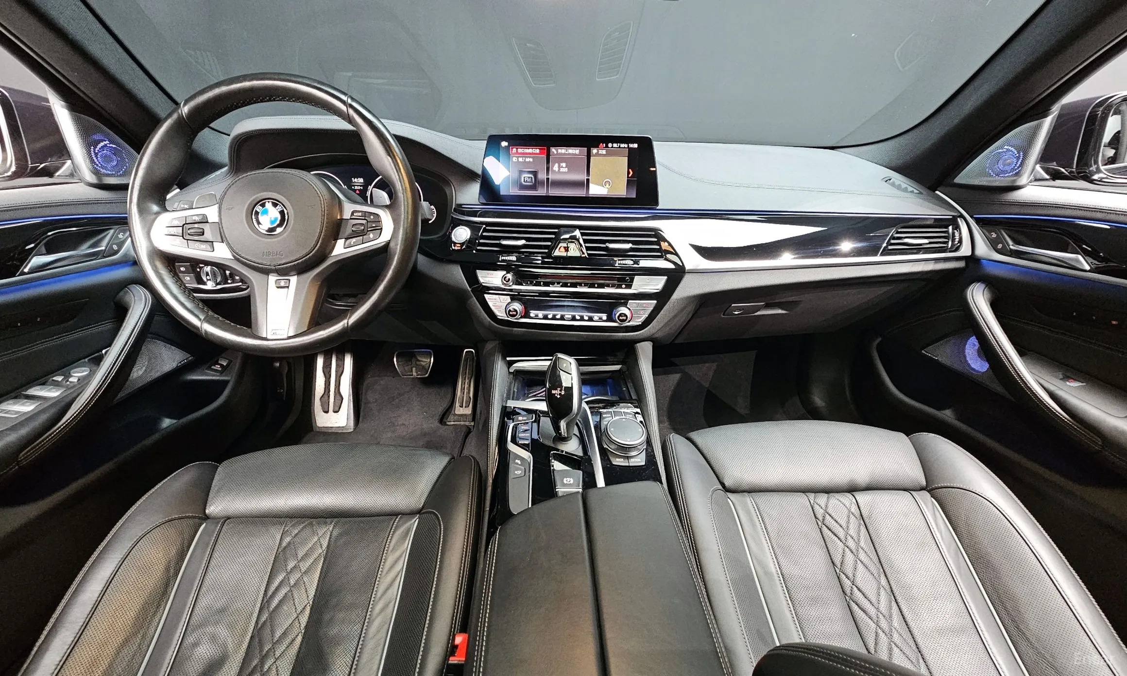 BMW 5 Series (G30) превью 4