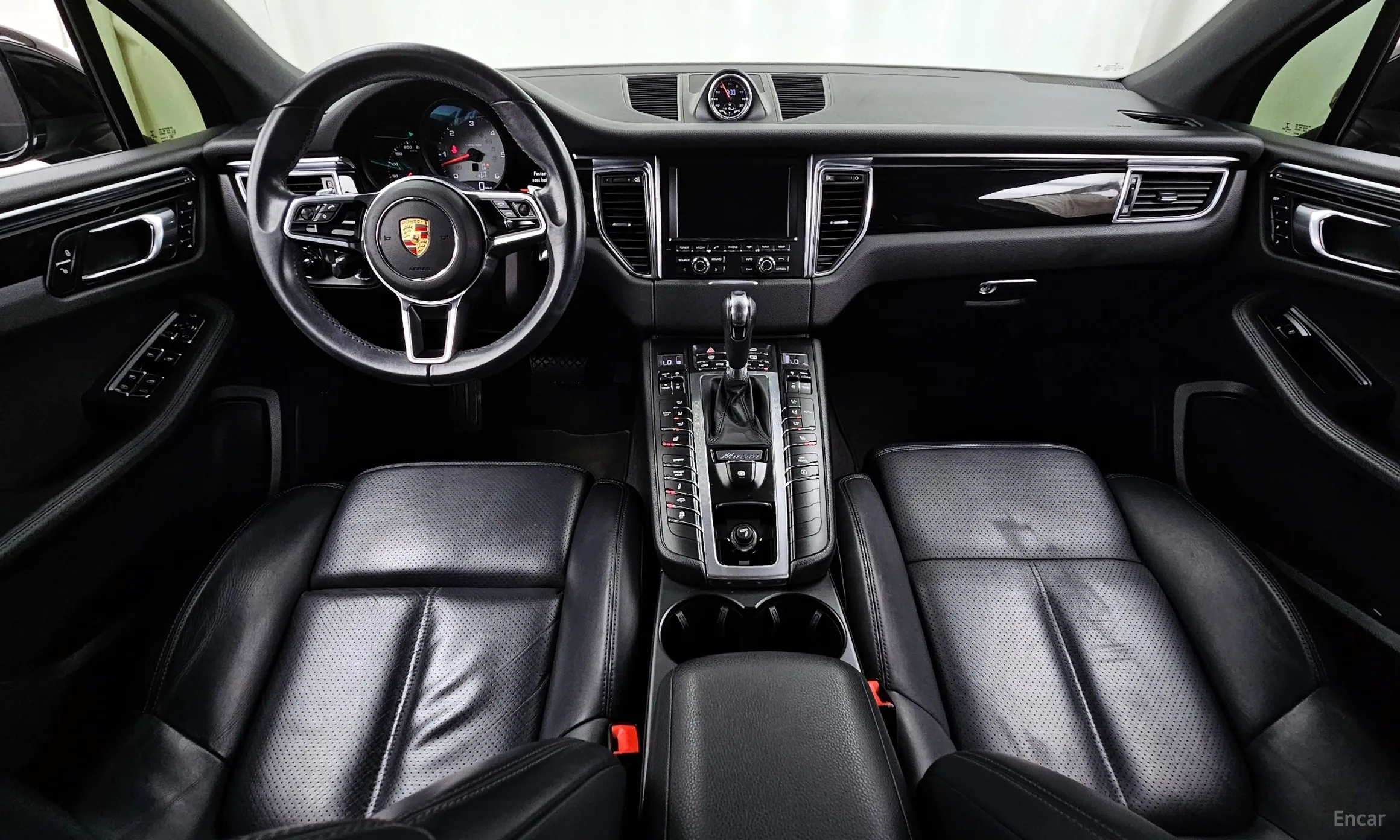 Porsche Macan превью 4