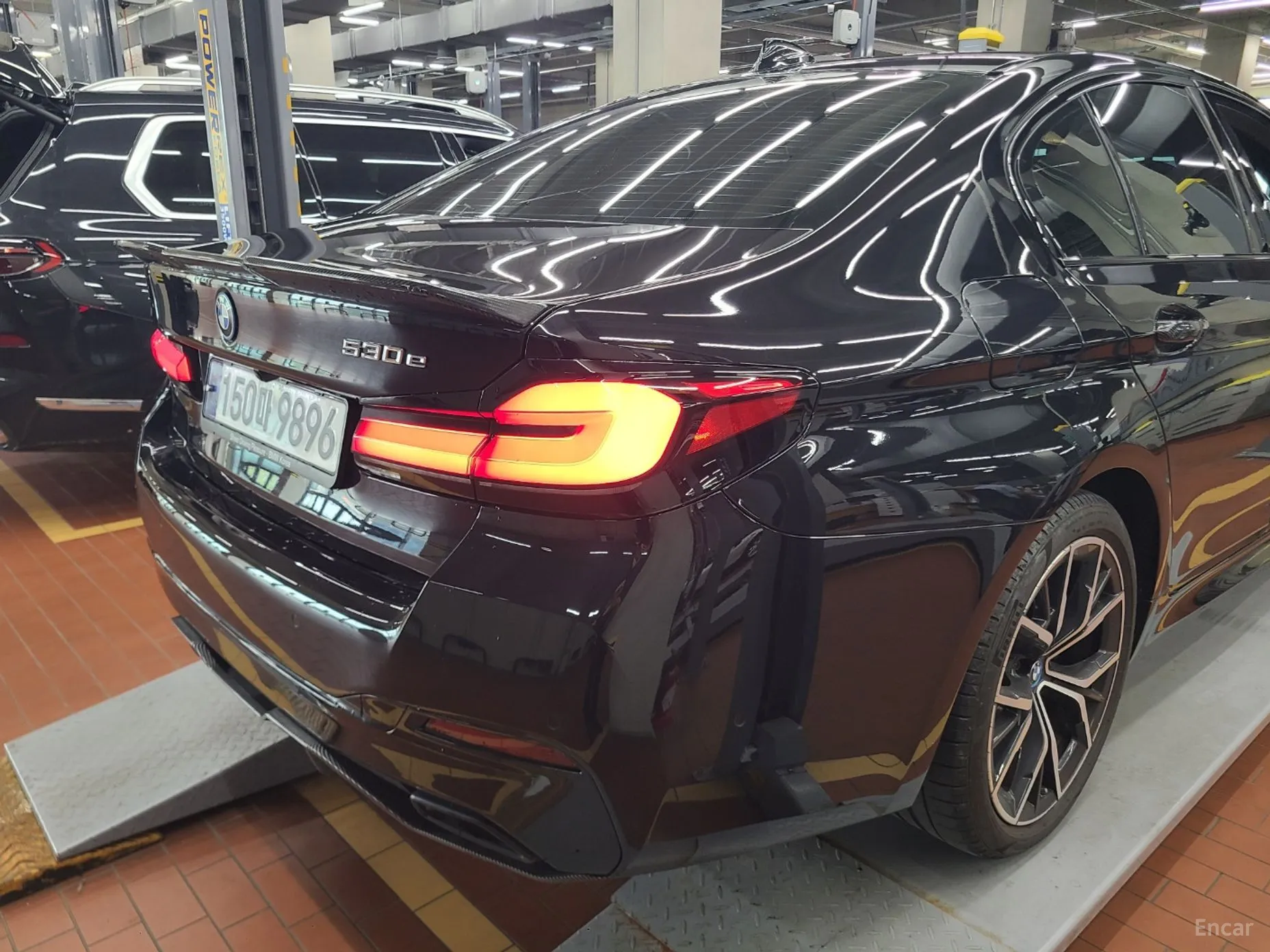 BMW 5 Series (G30) превью 2