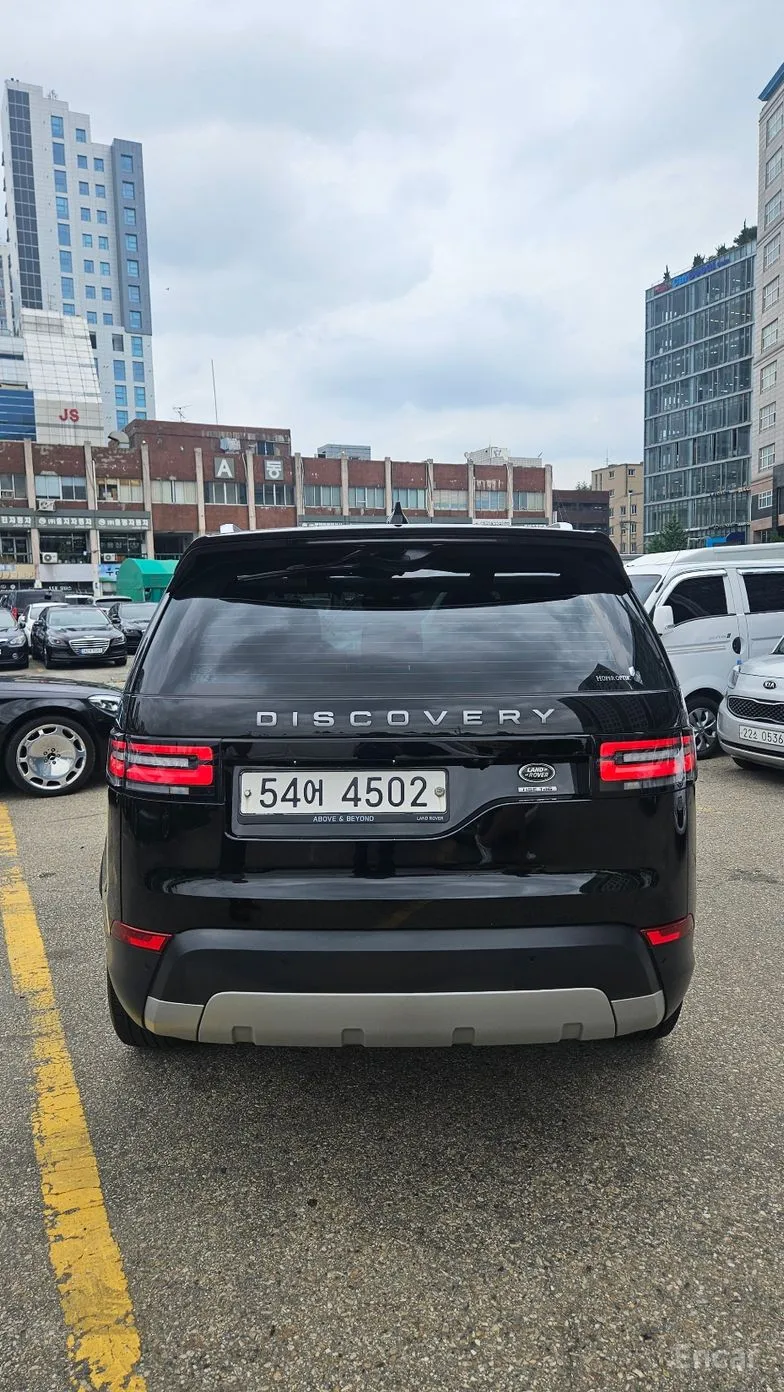 Land Rover Discovery 5 превью 3
