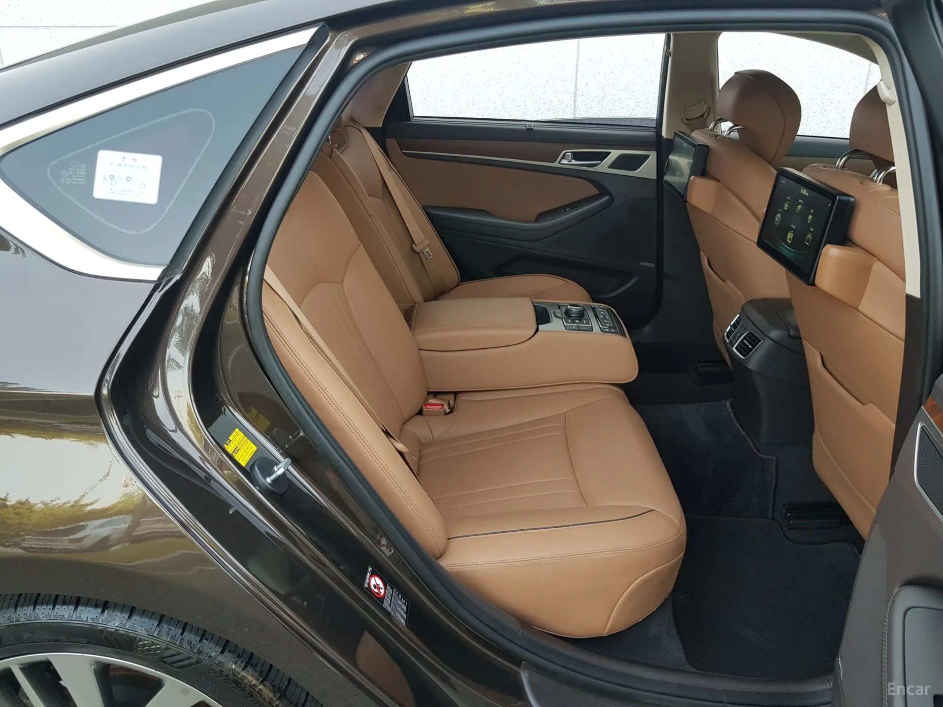 Hyundai Genesis DH превью 3