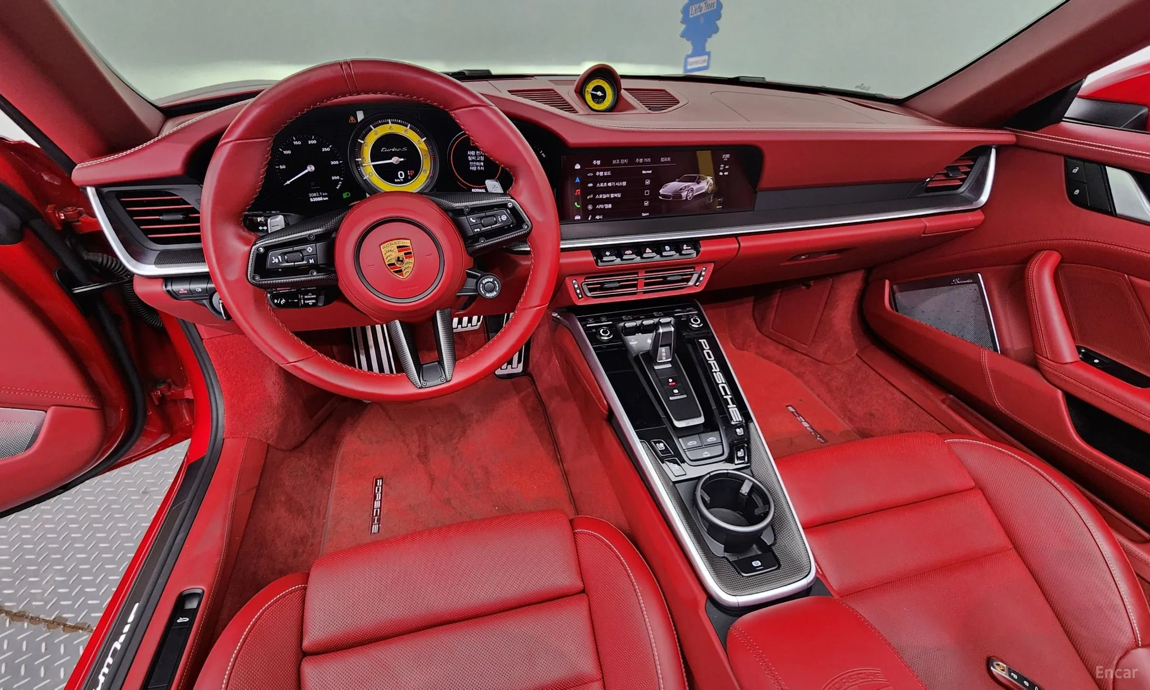 Porsche 911 (992) превью 4