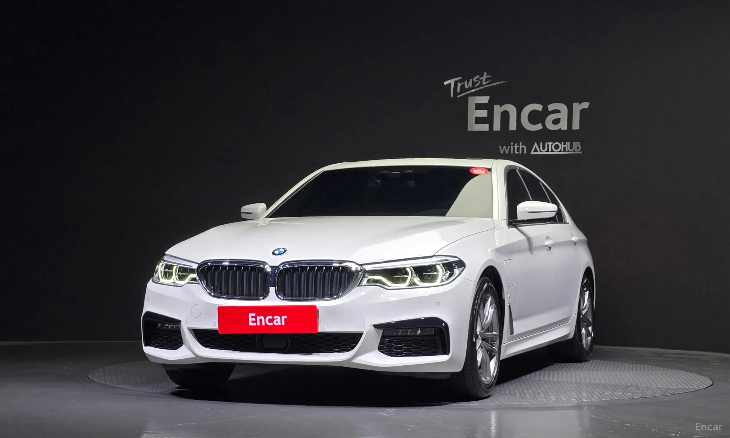 BMW 5 Series (G30) превью 2