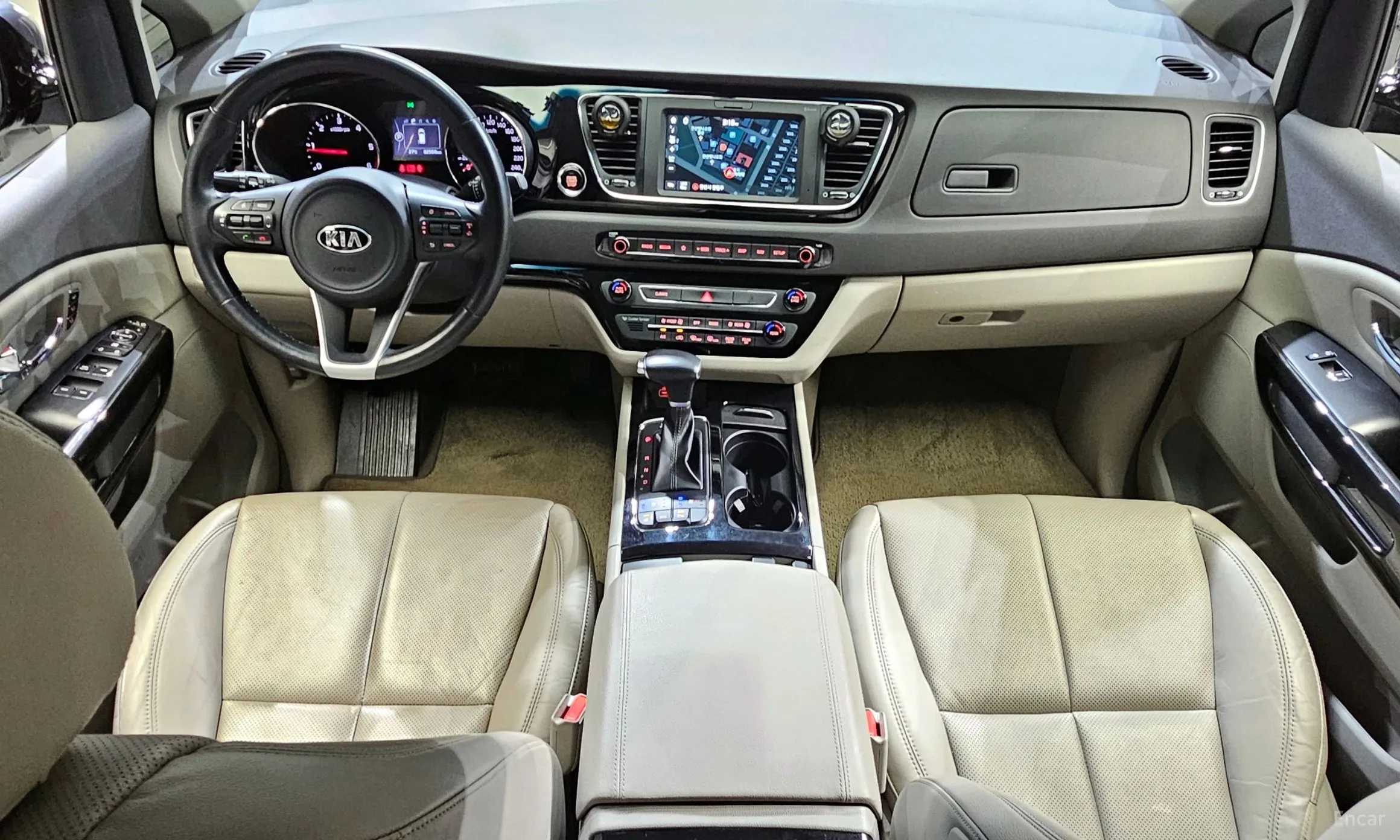 Kia Carnival превью 4