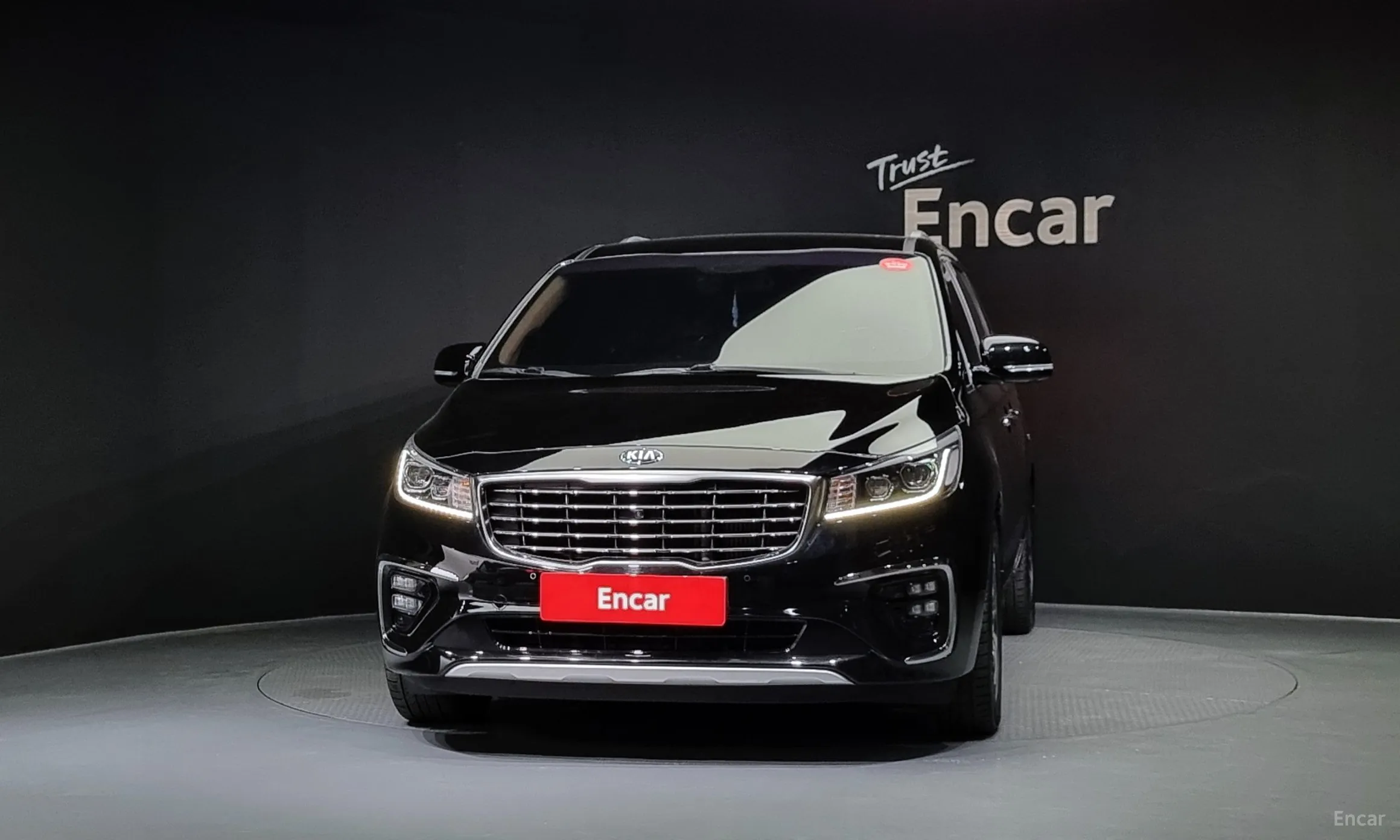 Kia Carnival превью 2