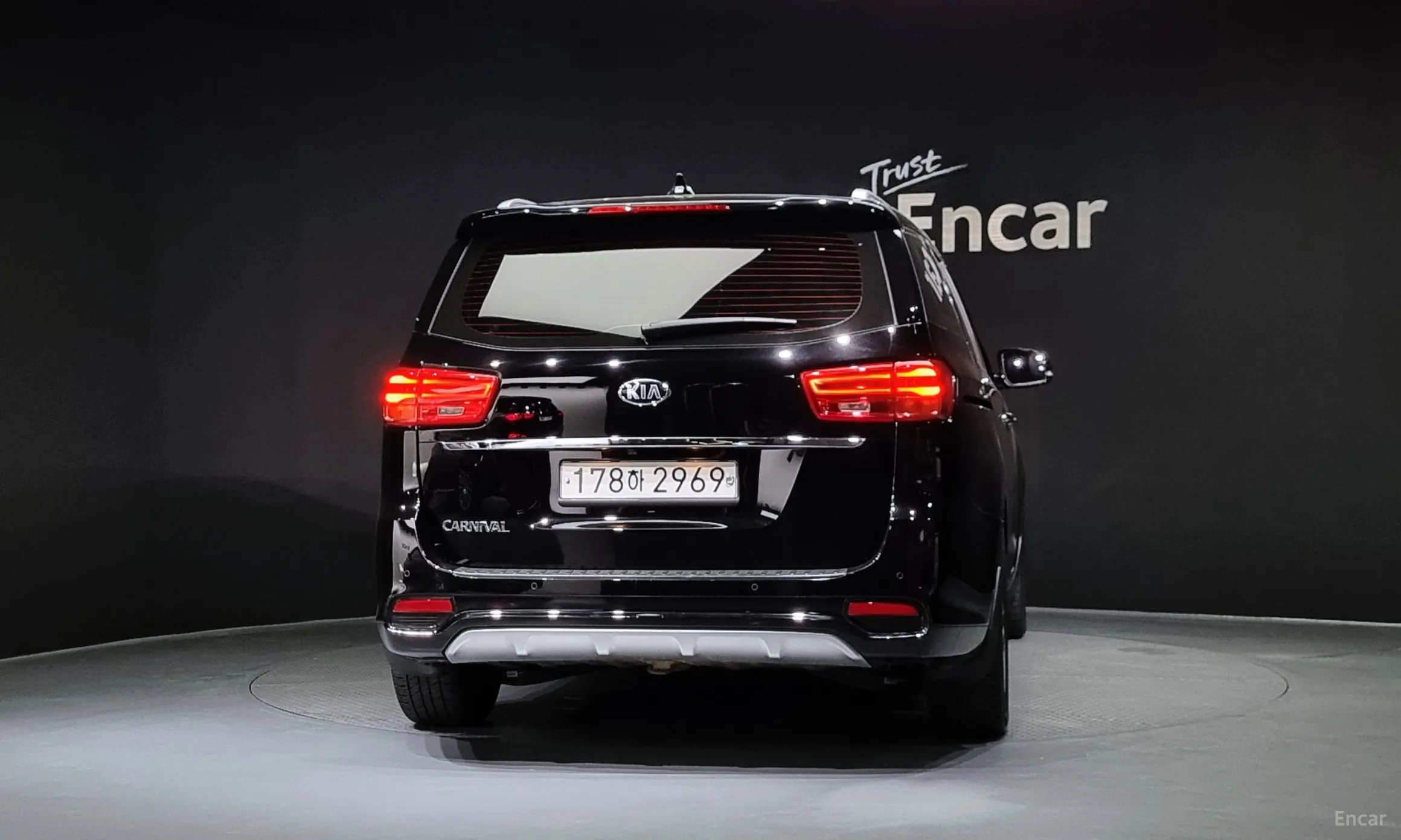 Kia Carnival превью 3