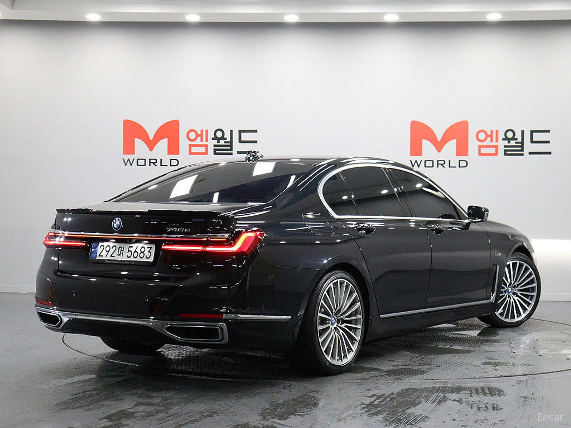BMW 7 Series (G11) превью 2
