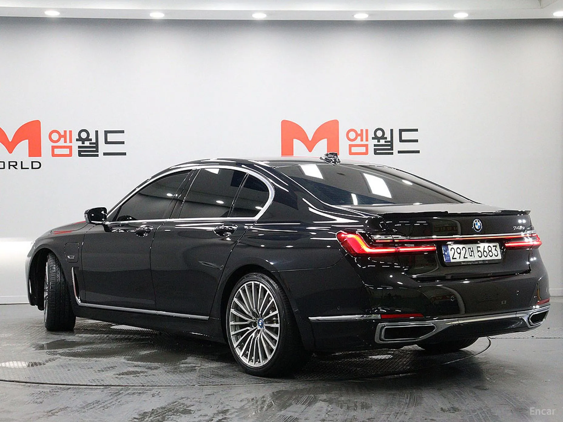 BMW 7 Series (G11) превью 3