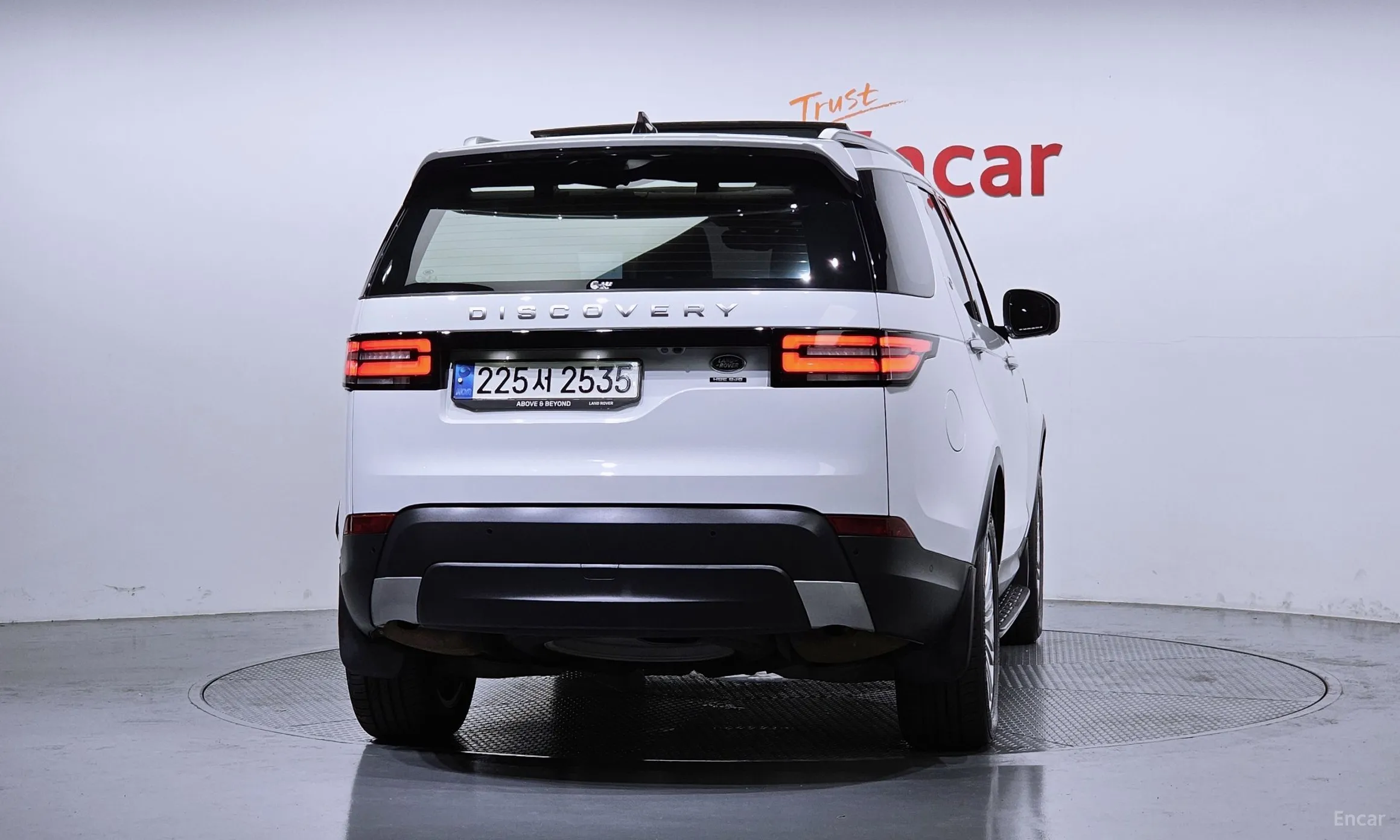 Land Rover Discovery 5 превью 3