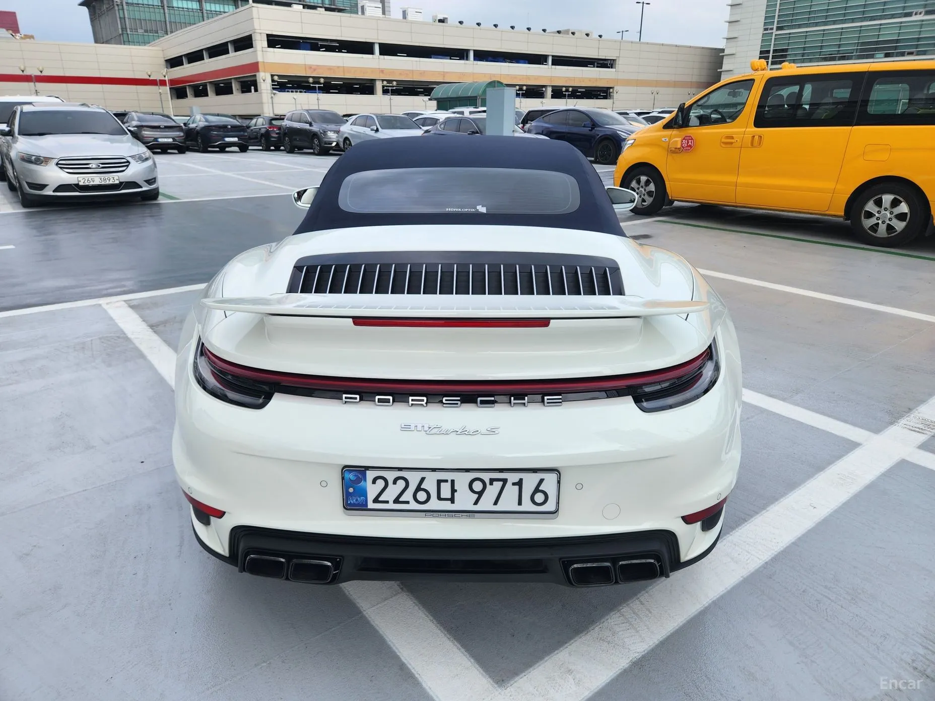 Porsche 911 (992) превью 3