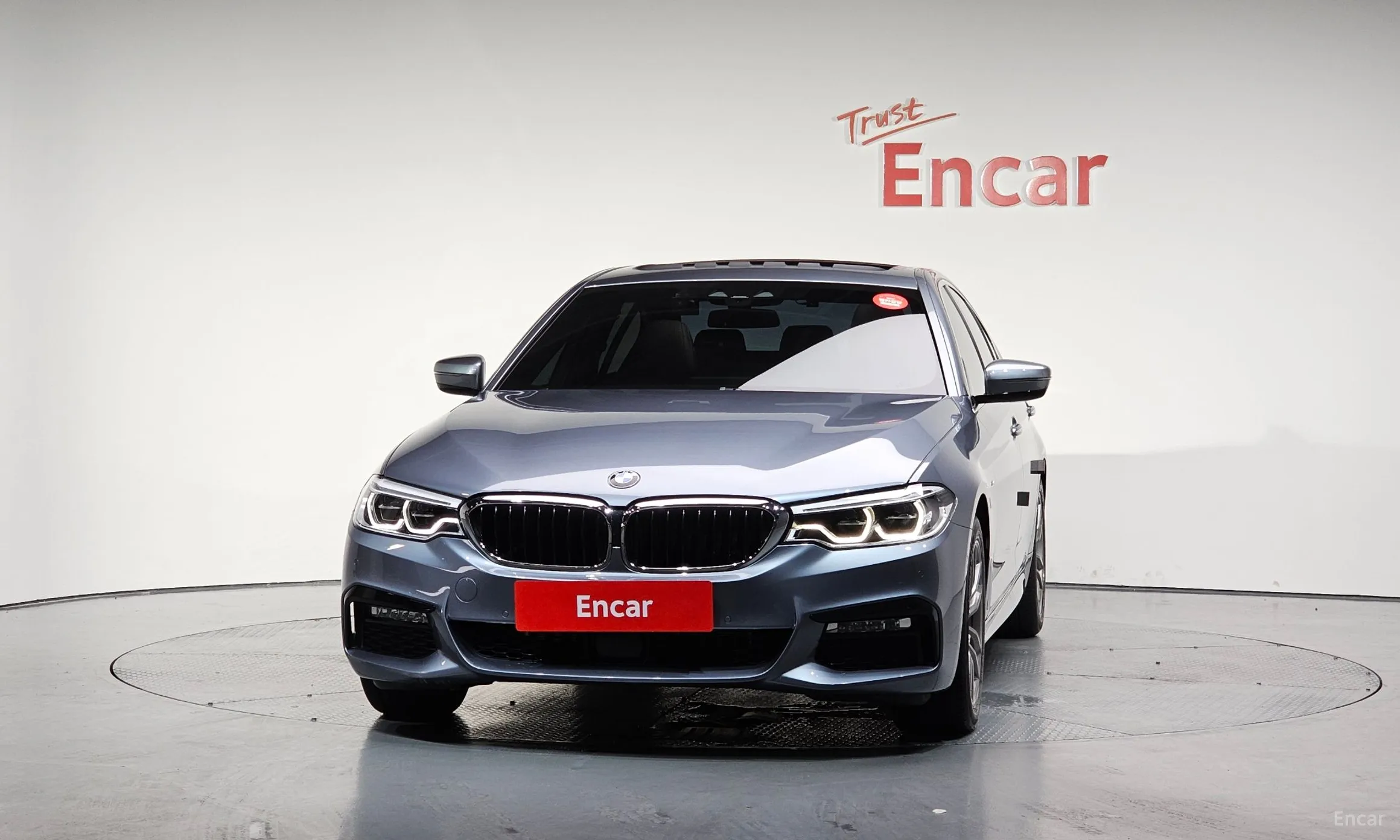 BMW 5 Series (G30) превью 2