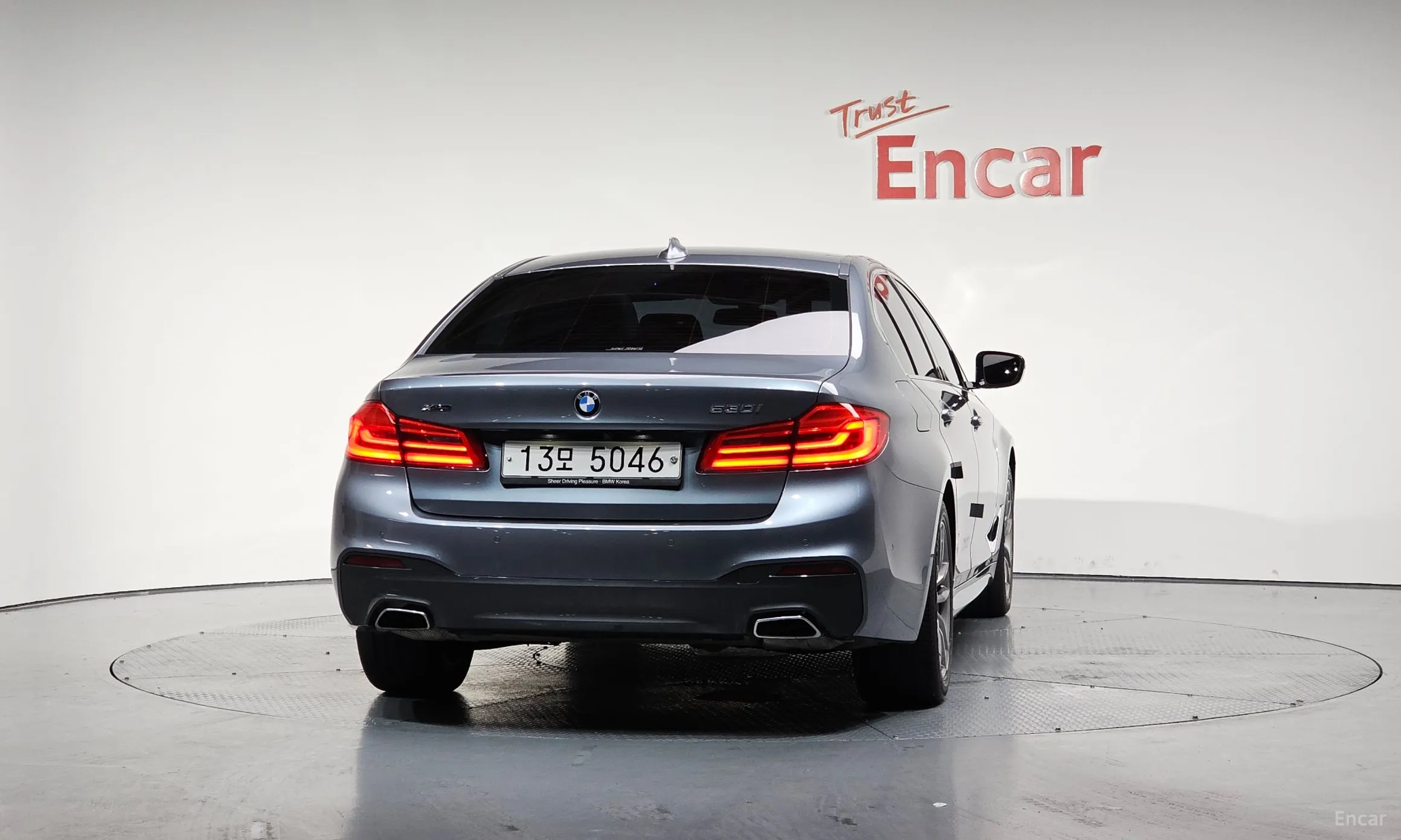 BMW 5 Series (G30) превью 3