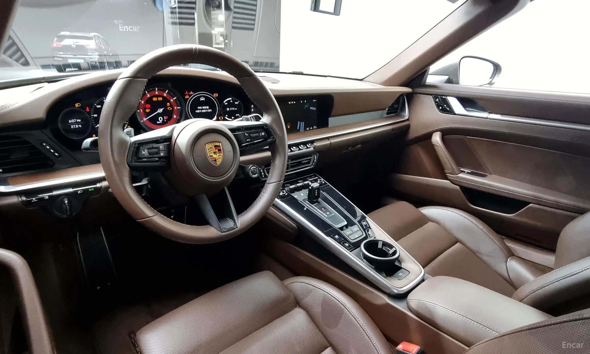 Porsche 911 (992) превью 4