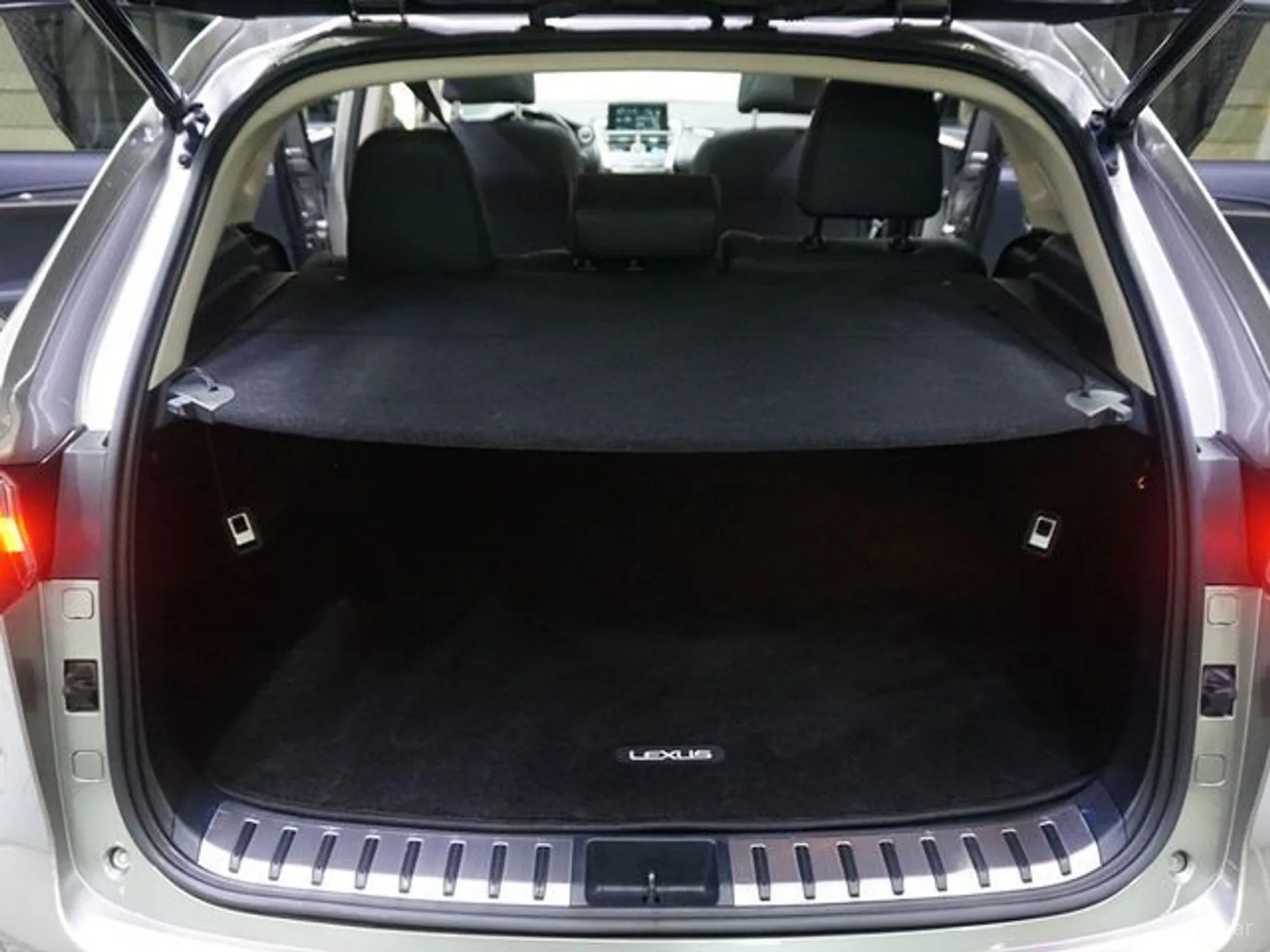 Lexus NX300h превью 12