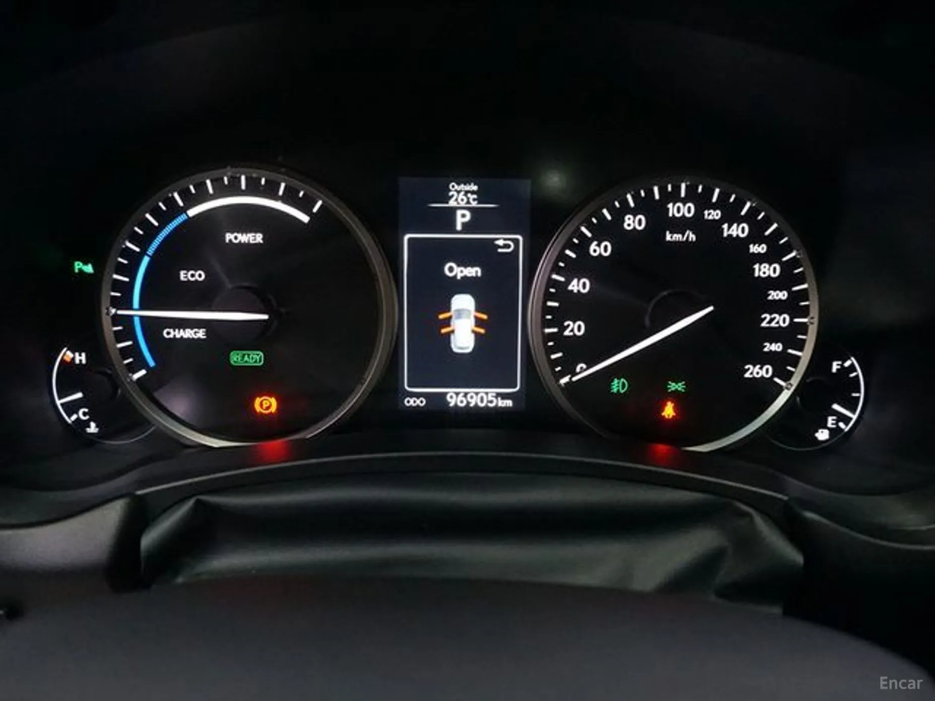 Lexus NX300h превью 18