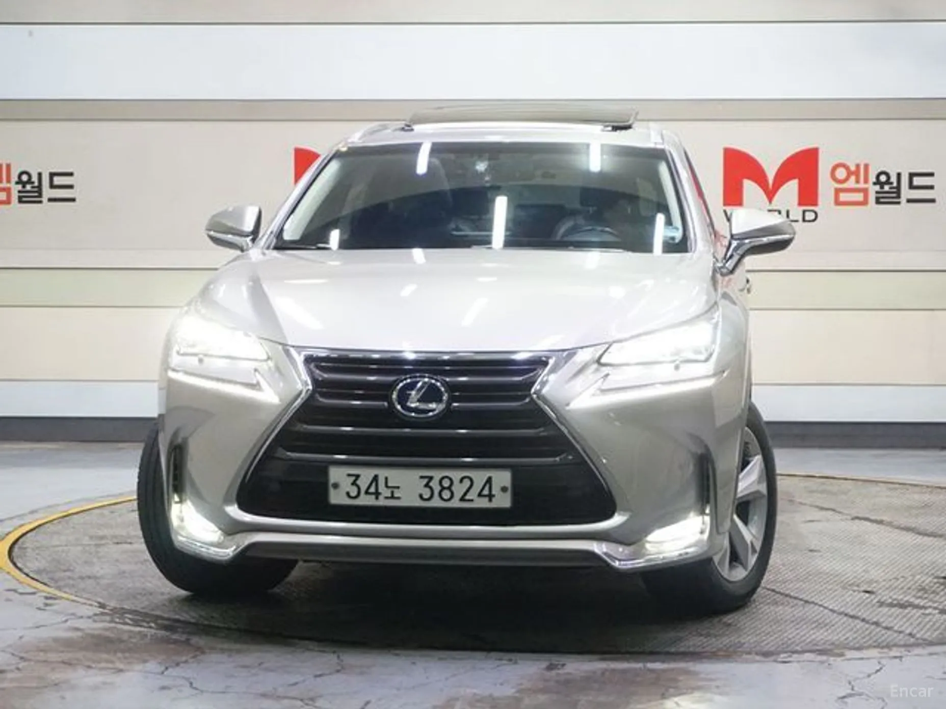 Lexus NX300h превью 3